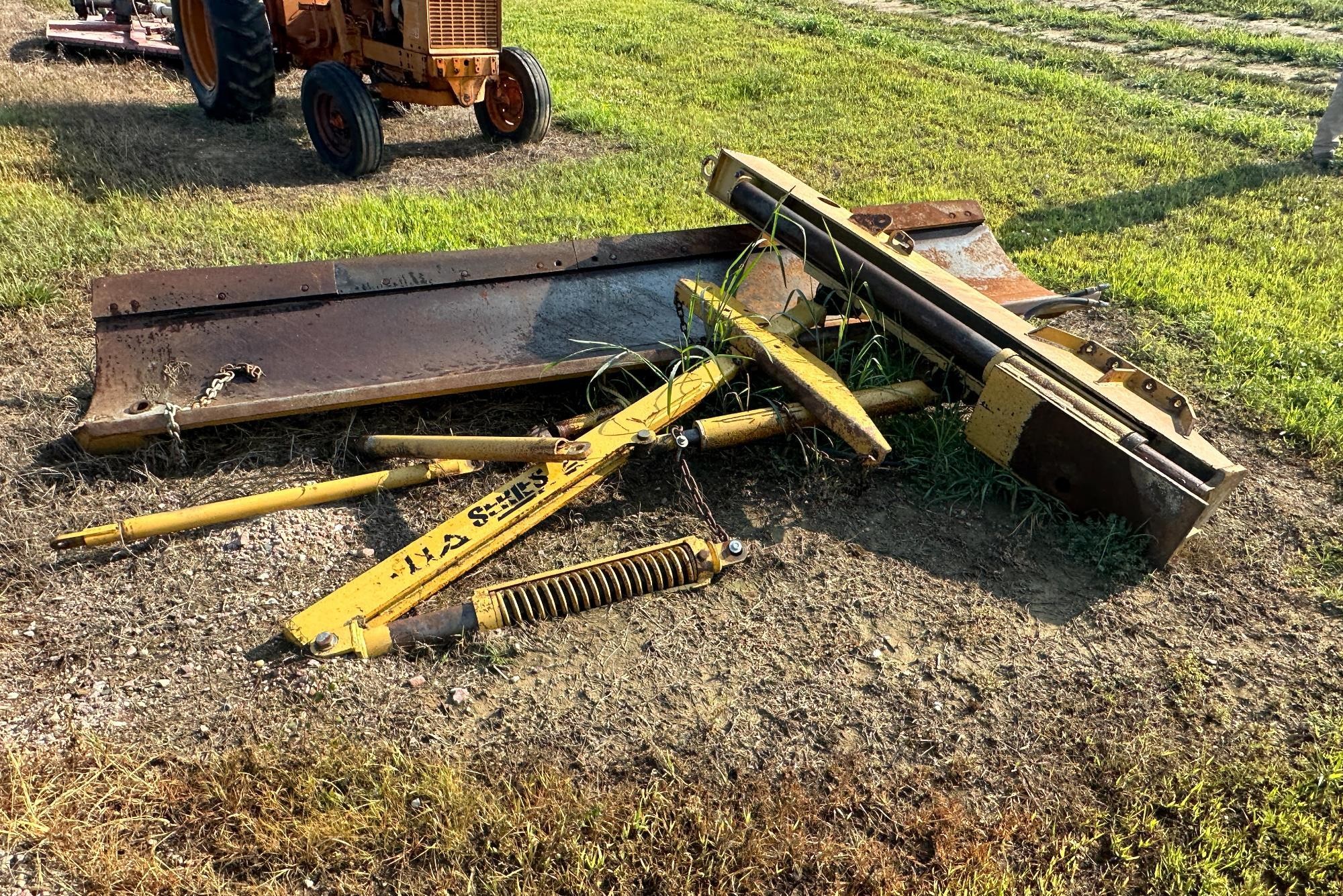gallery 2014 Caterpillar 140M2 VHP Plus Motor Grader