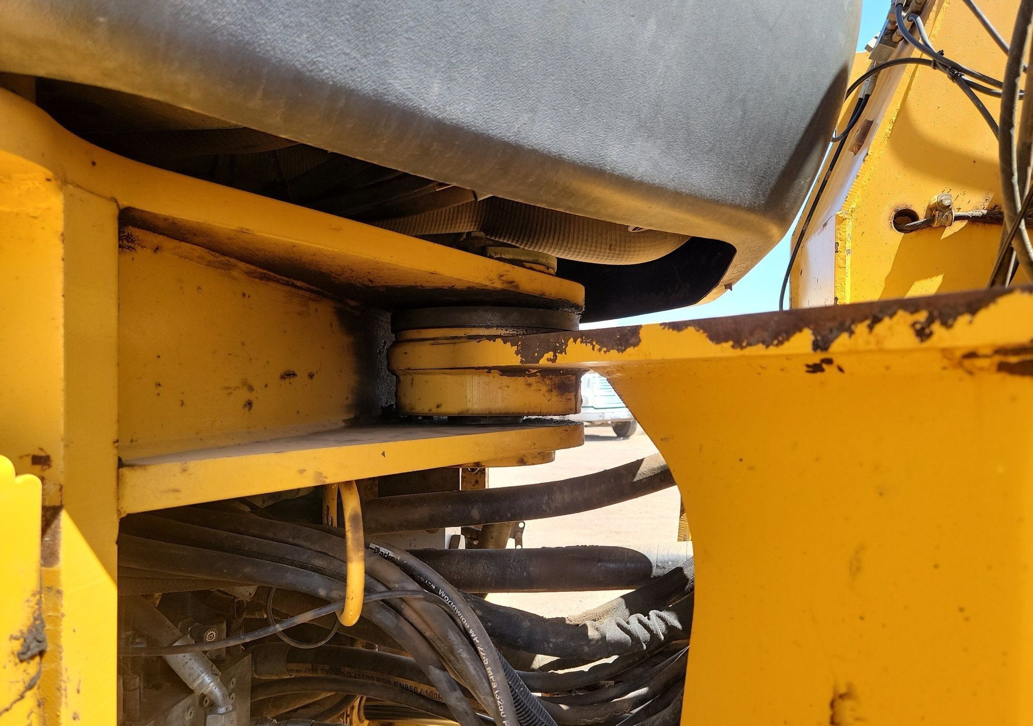 gallery 2012 John Deere 744K wheel loader