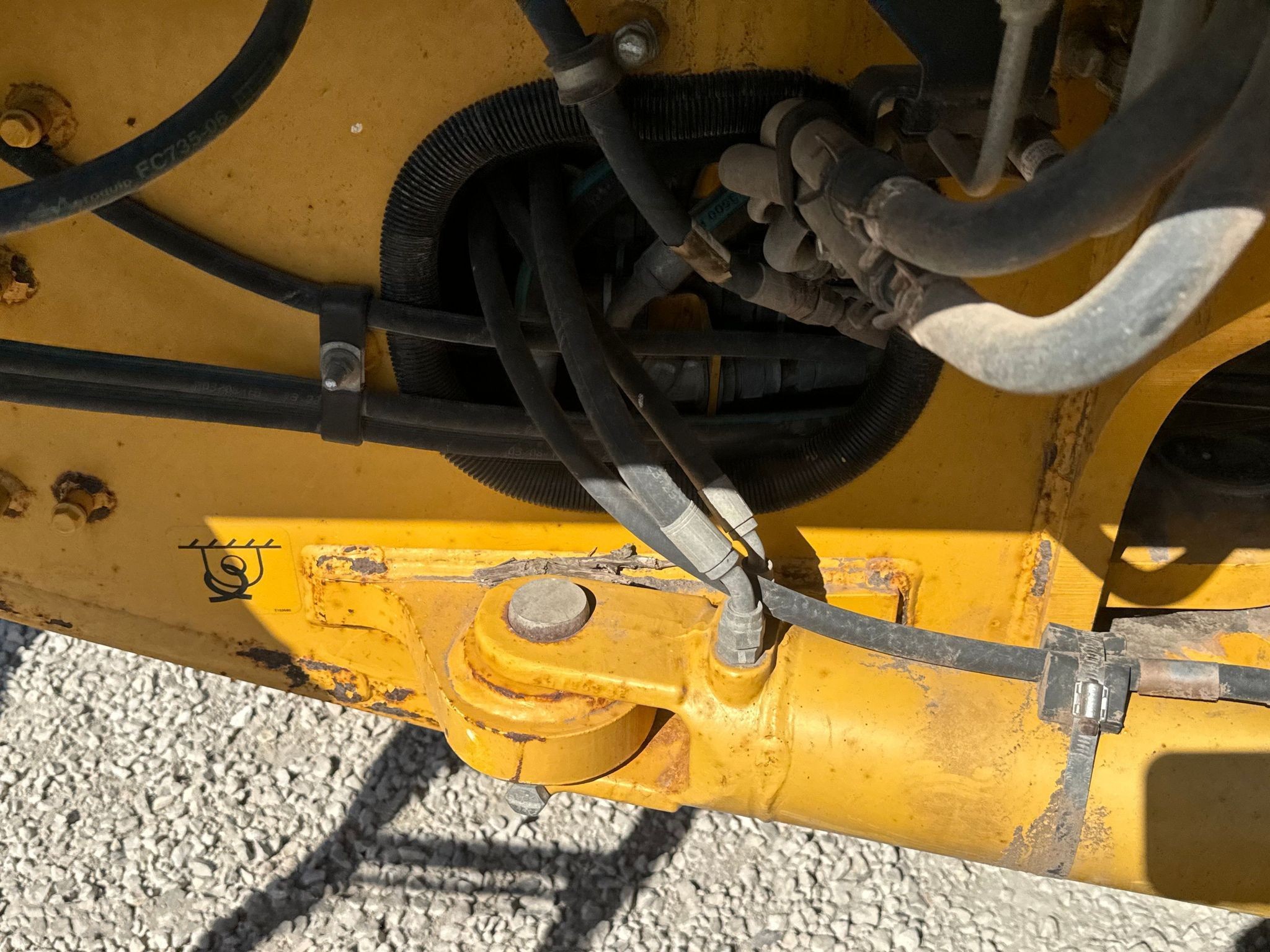 gallery 2013 John Deere 772G motor grader