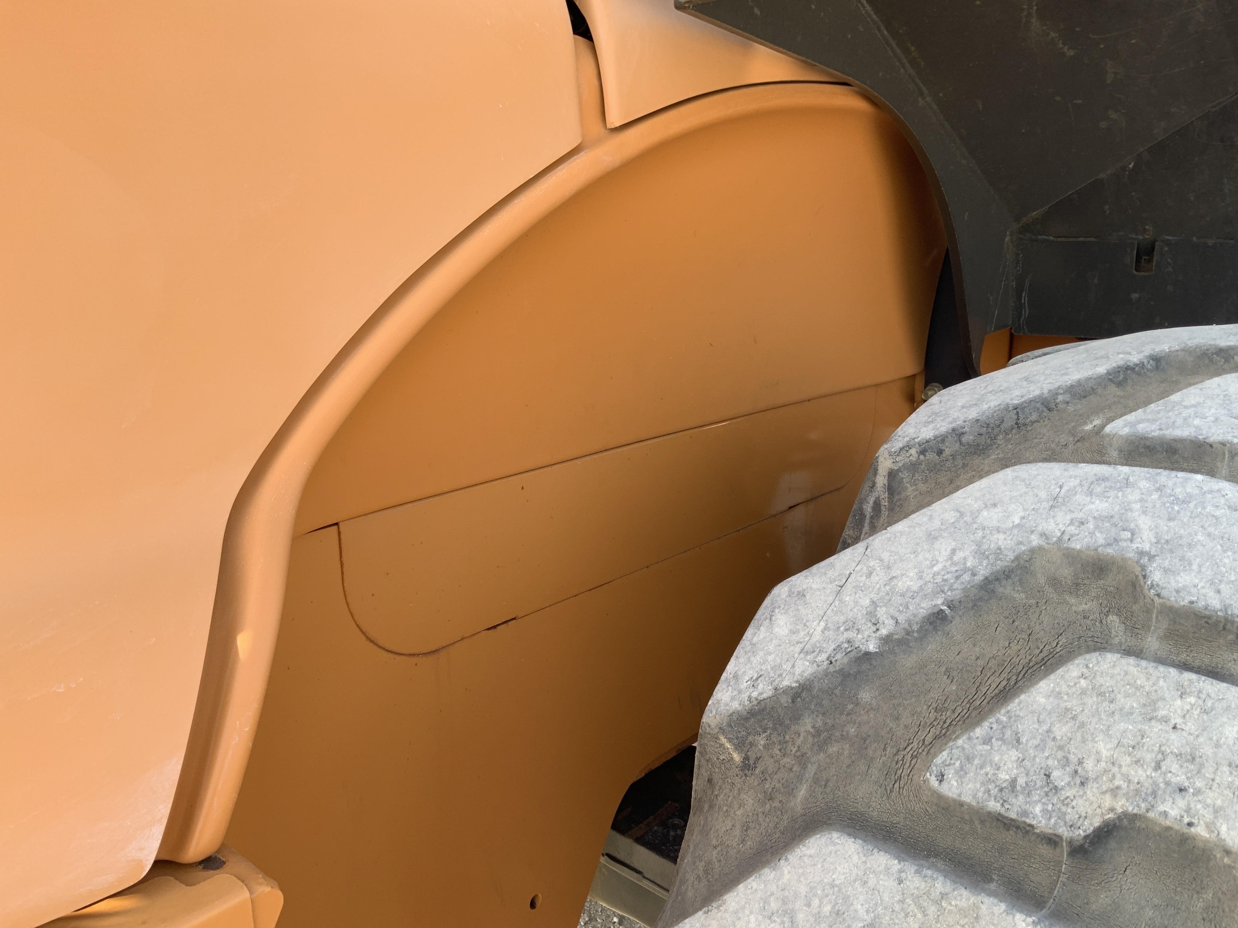 gallery 2013 Case 821F Wheel Loader