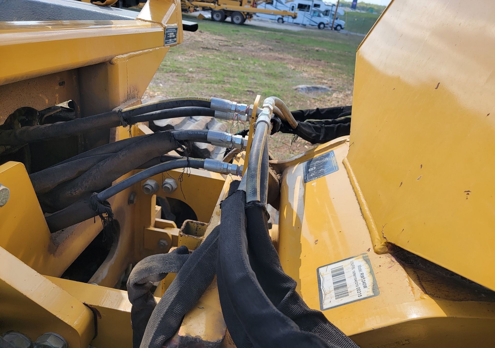 gallery 2013 Vermeer RTX1250 rock saw