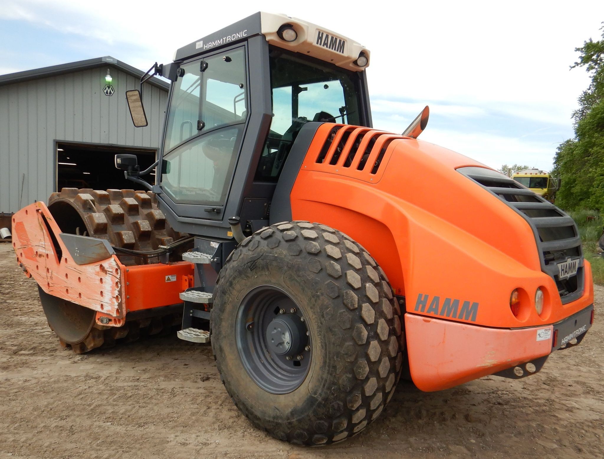 gallery 2016 Hamm H11I vibratory roller