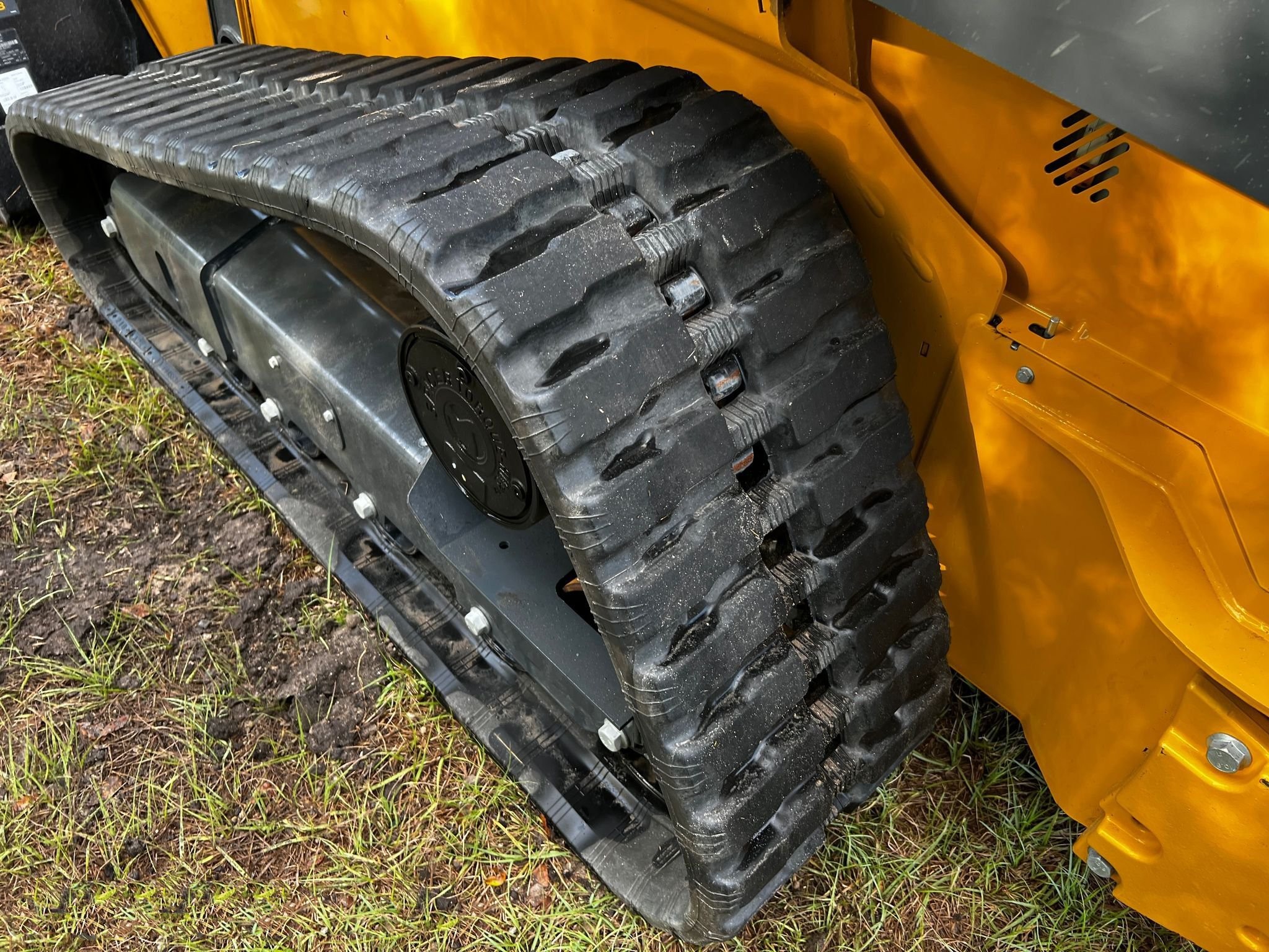 gallery 2022 John Deere 325G tracked skid steer