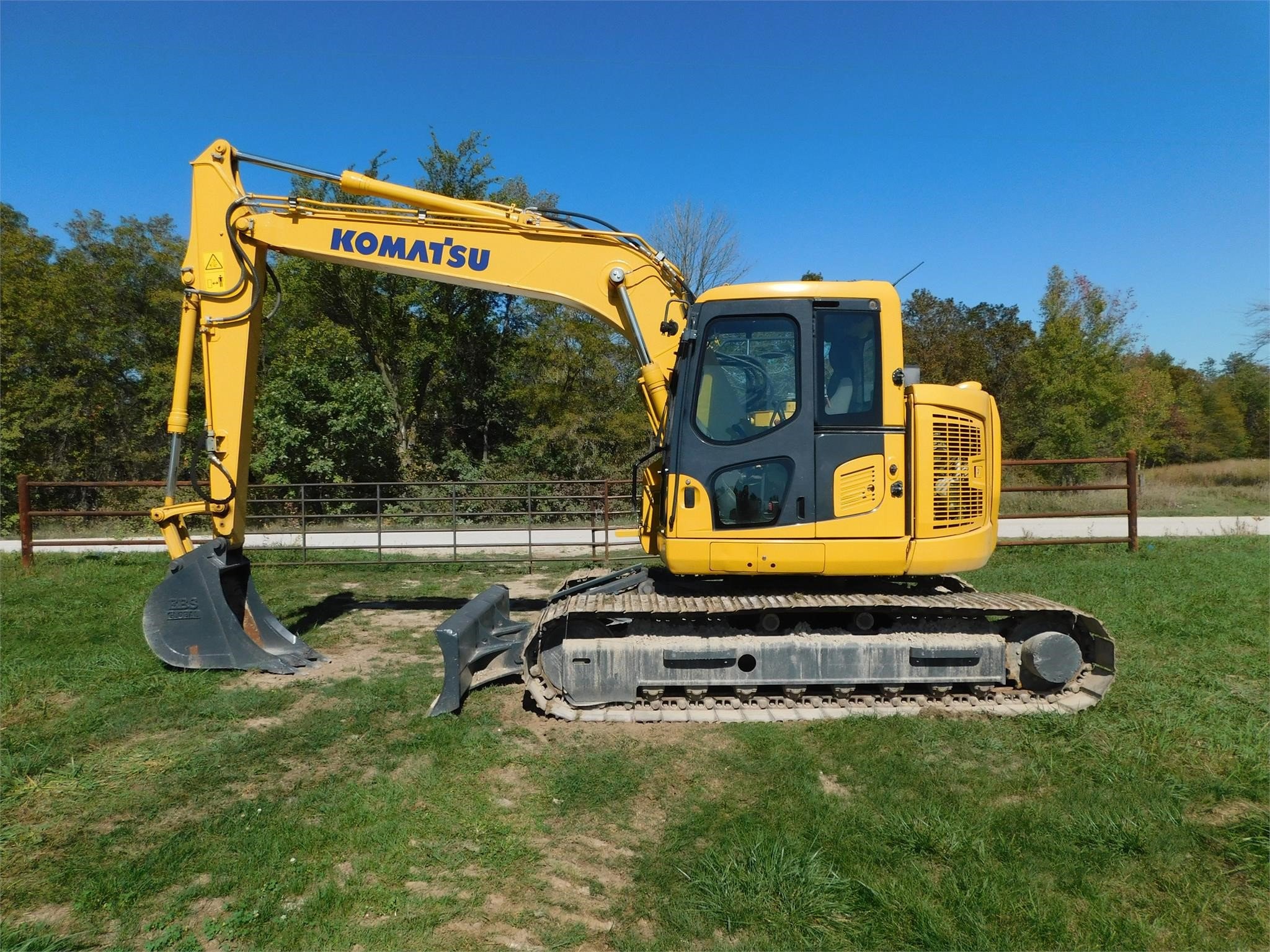 gallery 2016 KOMATSU PC138US LC-11