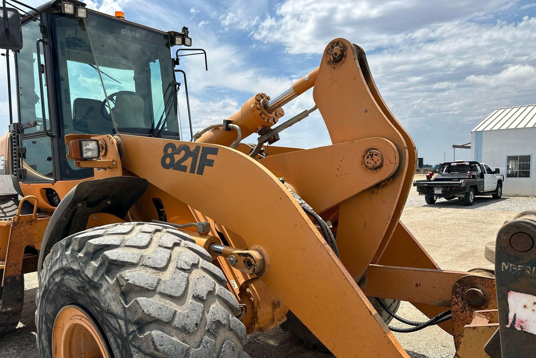 gallery 2011 Case 821F wheel loader