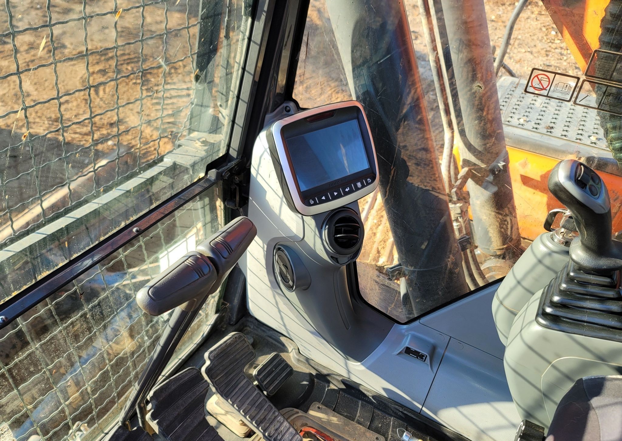 gallery 2019 Doosan DX225LC-5 excavator
