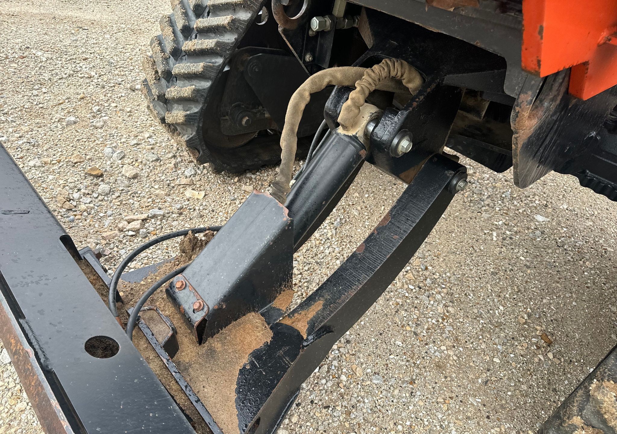 gallery 2013 Ditch Witch RT120 Quad trencher