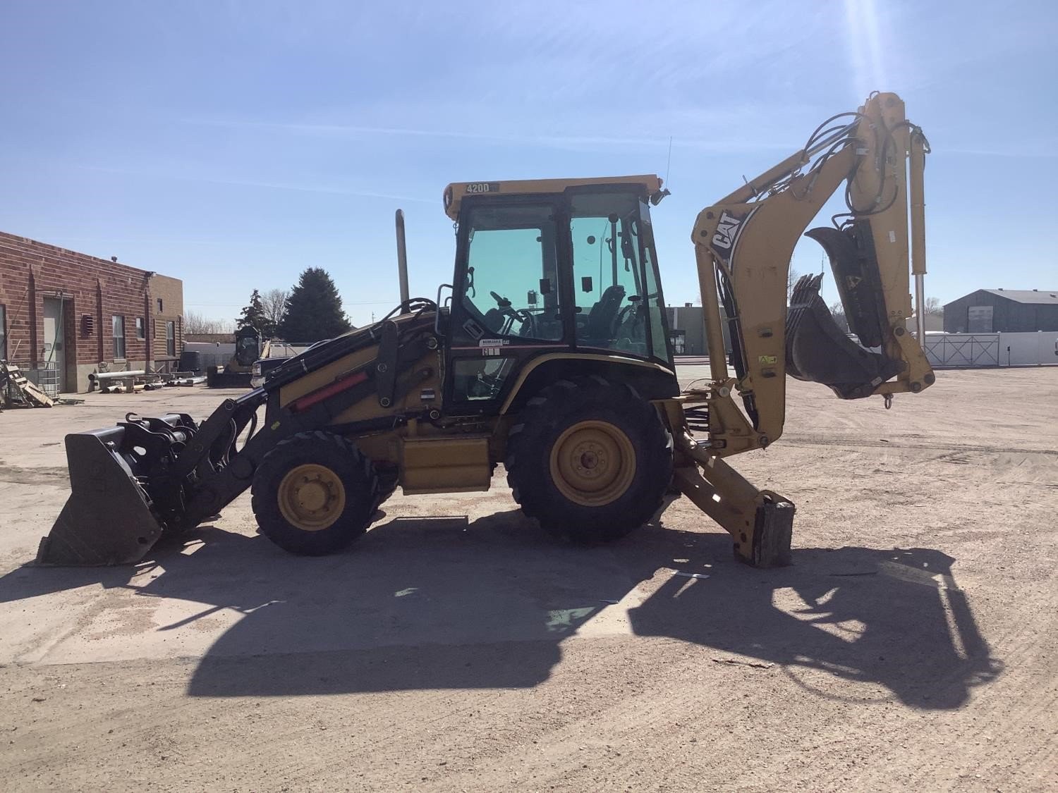 gallery 2005 Caterpillar 420D 4x4 Loader Backhoe W4-IN-1 Bucket & Extend