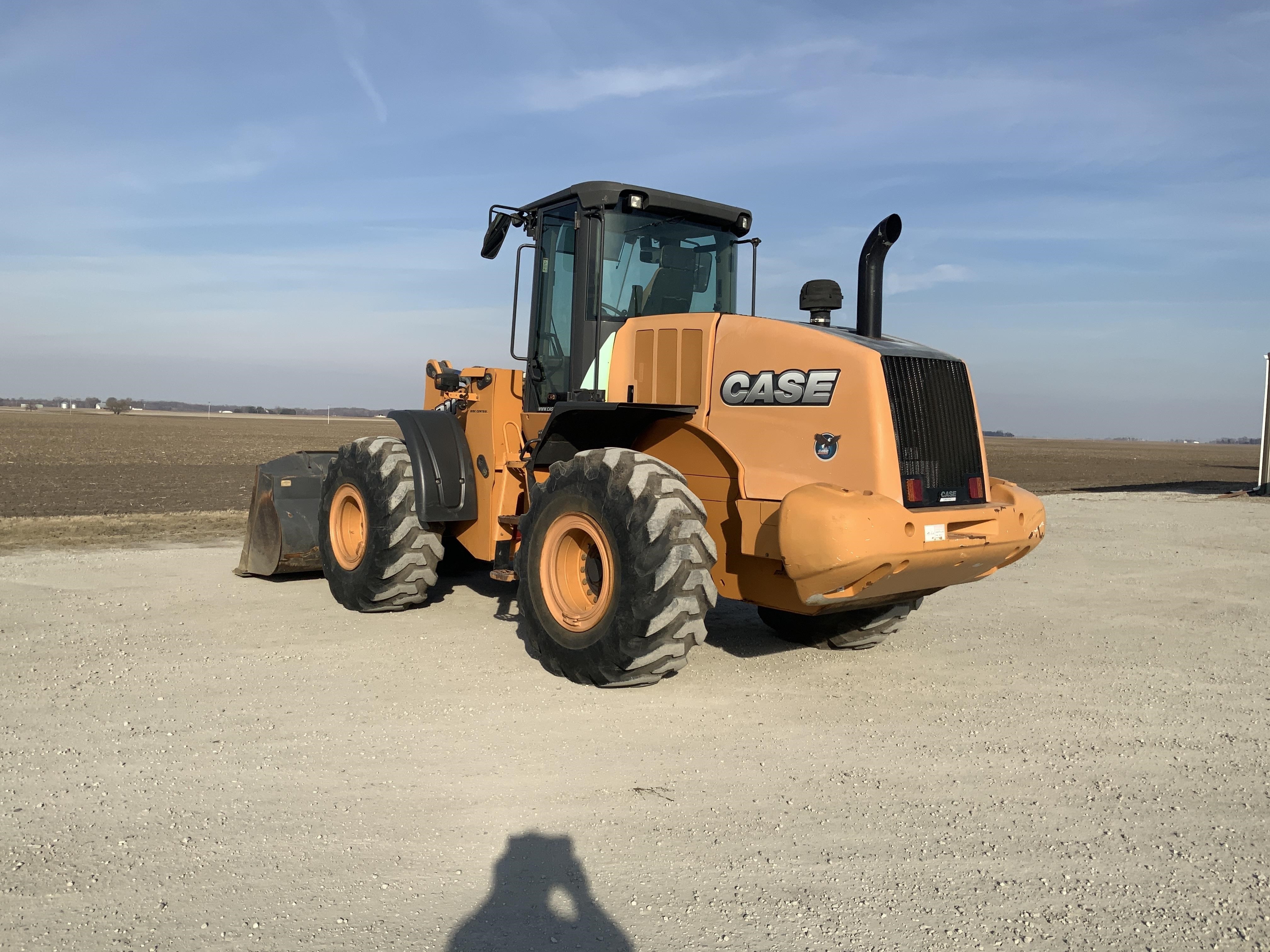 gallery 2013 Case 821F Wheel Loader