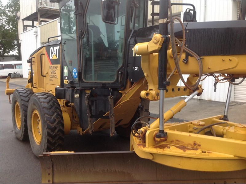 gallery 2009 Caterpillar 12M Grader