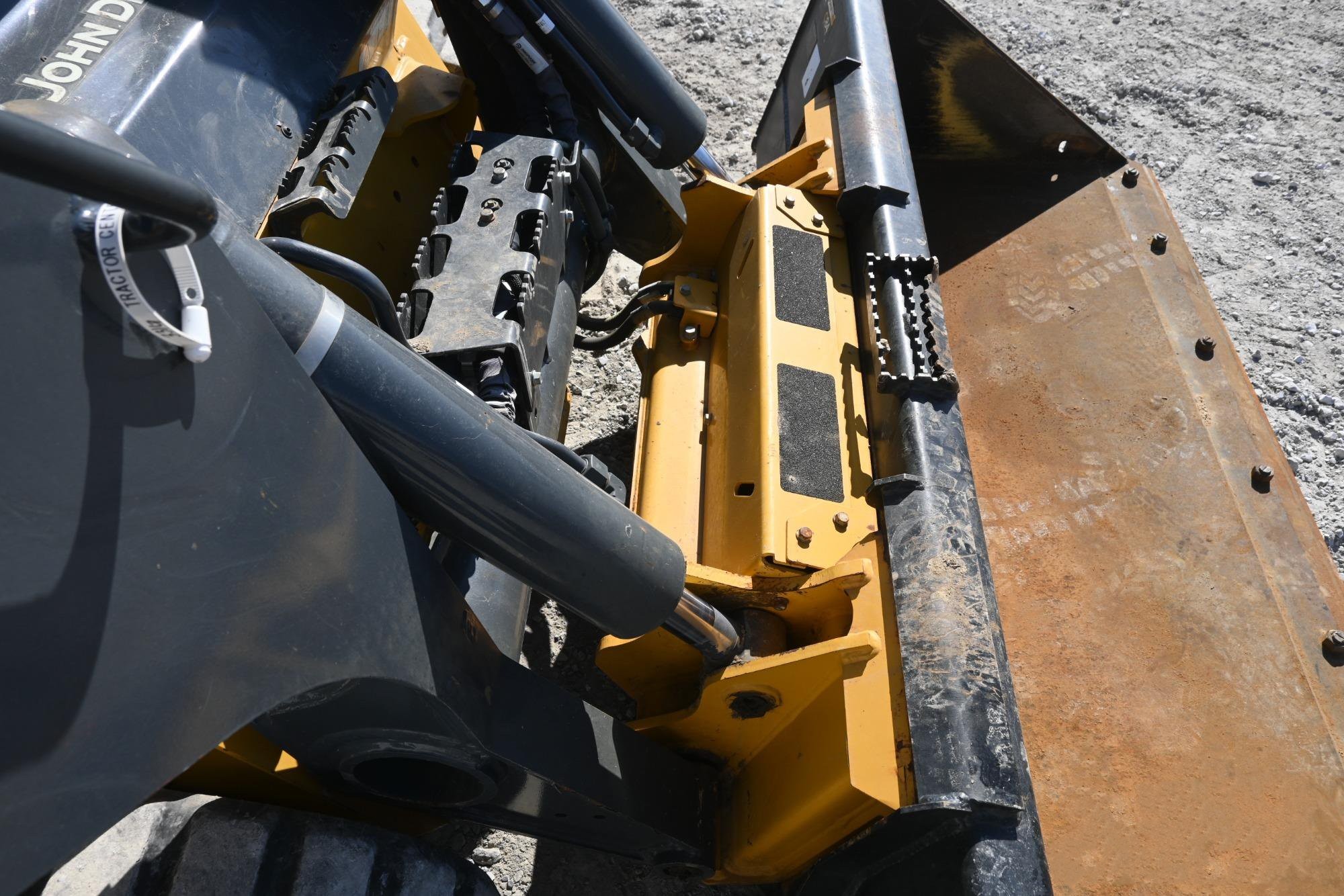 gallery 2022 John Deere 331G compact track loader