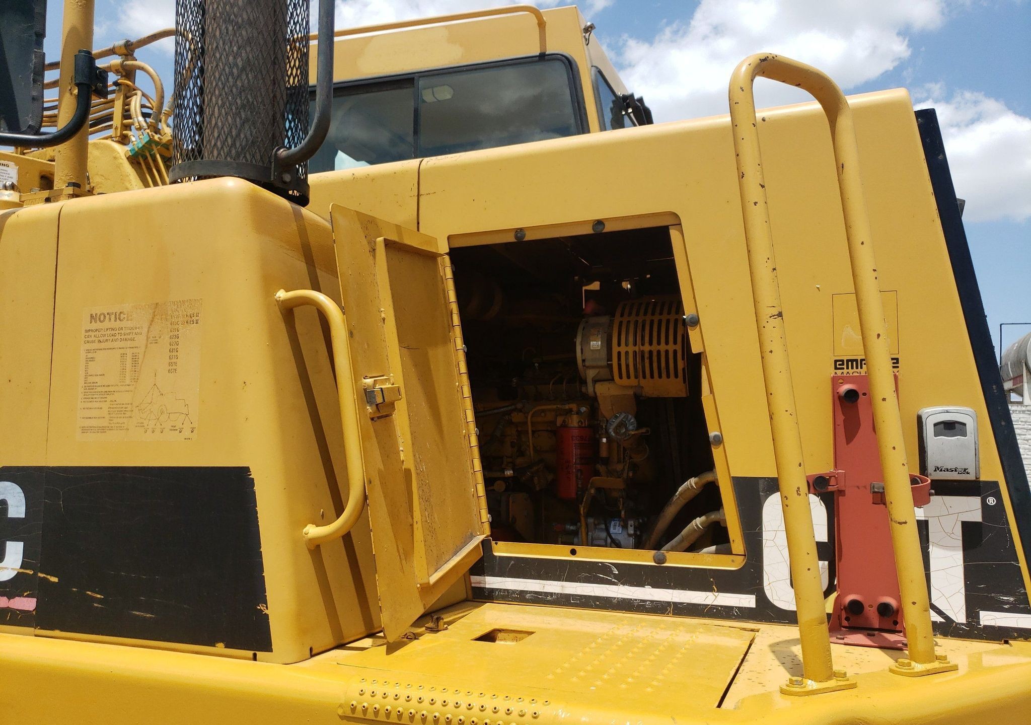 gallery 2006 Caterpillar 615C elevating scraper