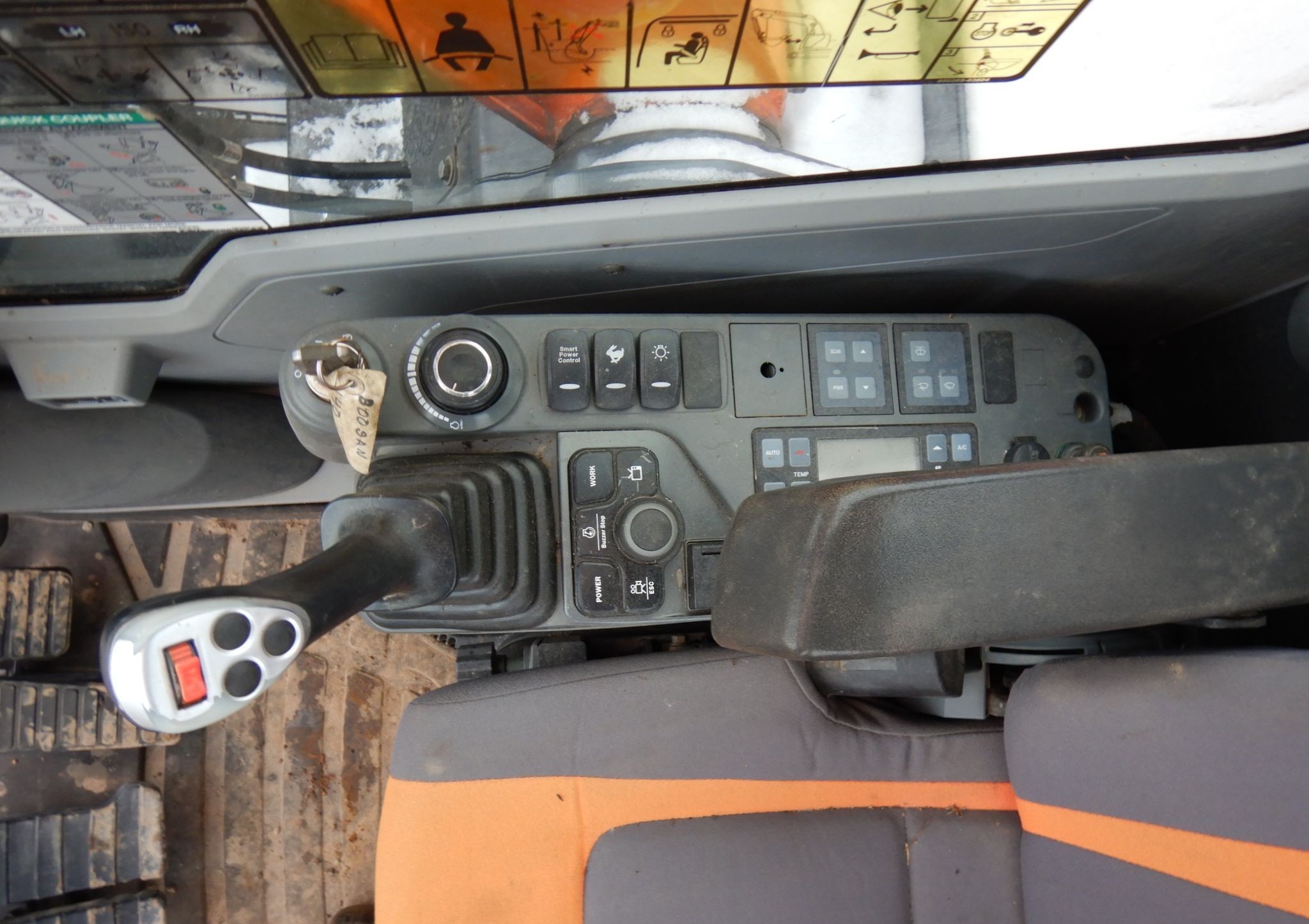 gallery 2014 Doosan DX140LCR excavator