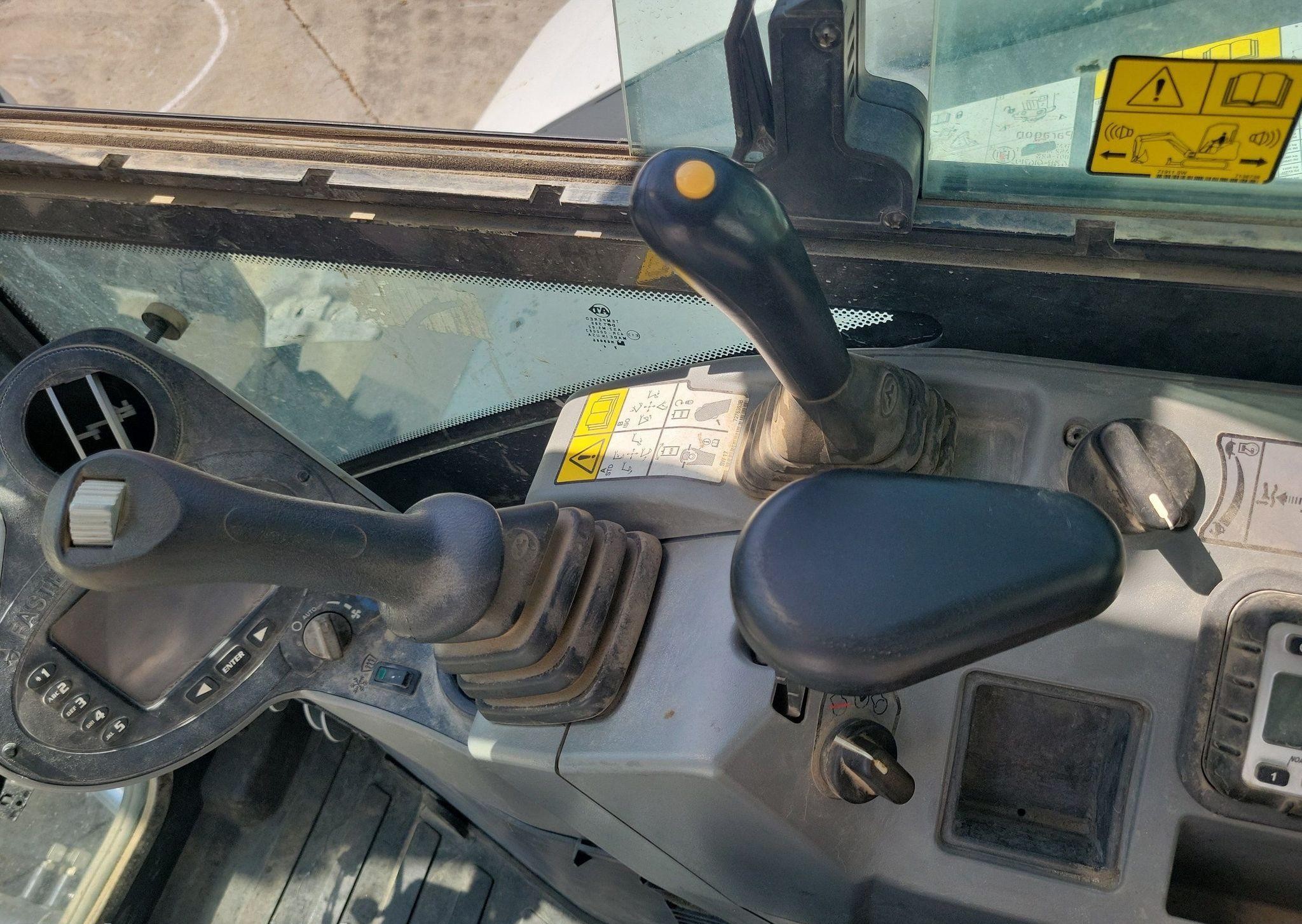 gallery 2018 Bobcat E85 Mini Excavator