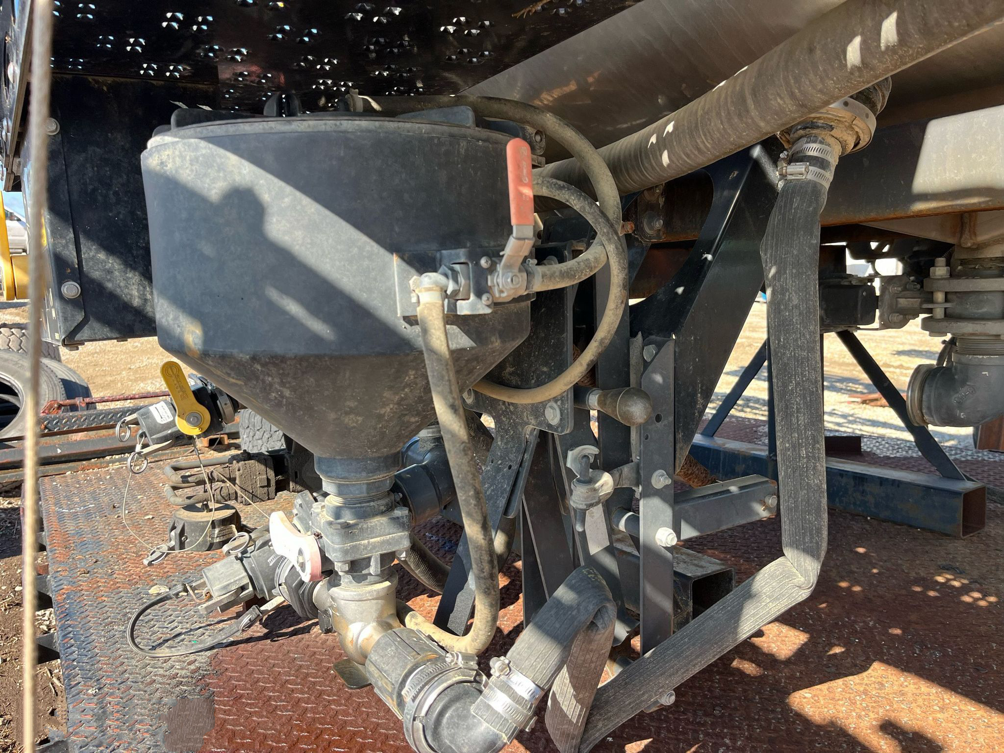 gallery 2013 Rogator RG1100 applicator