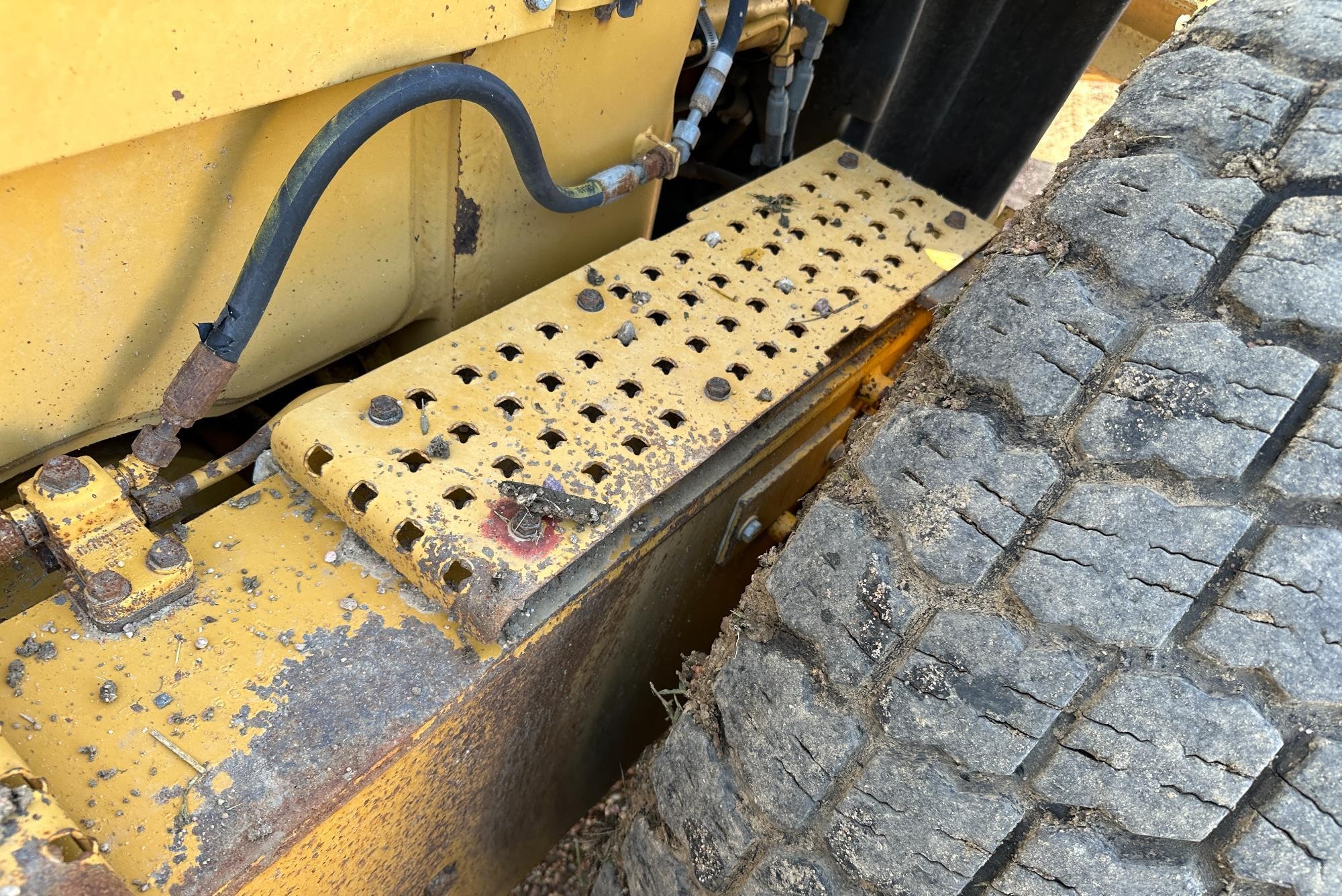 gallery 2014 Caterpillar 140M2 VHP Plus Motor Grader