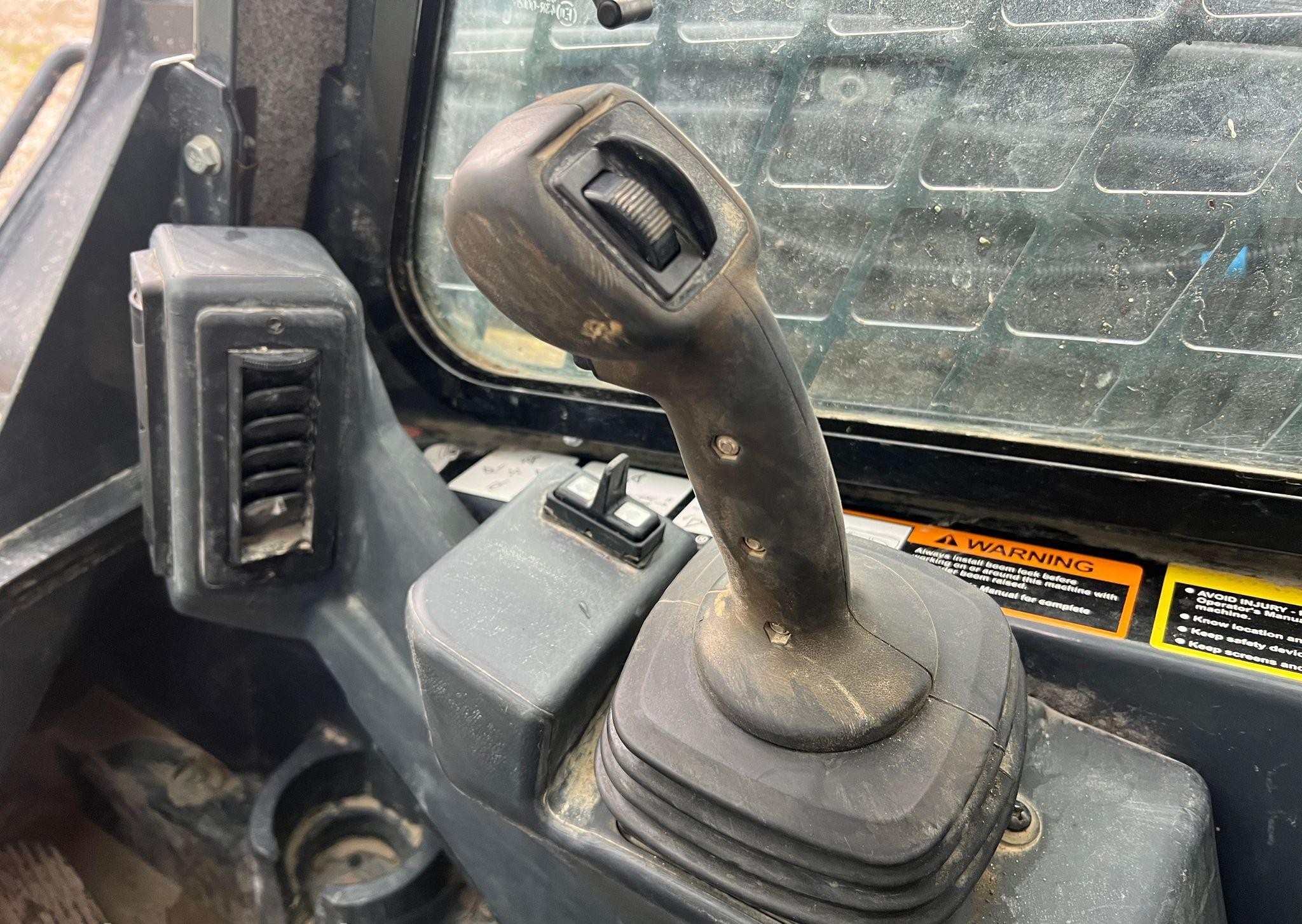 gallery 2017 John Deere 333G skid steer loader