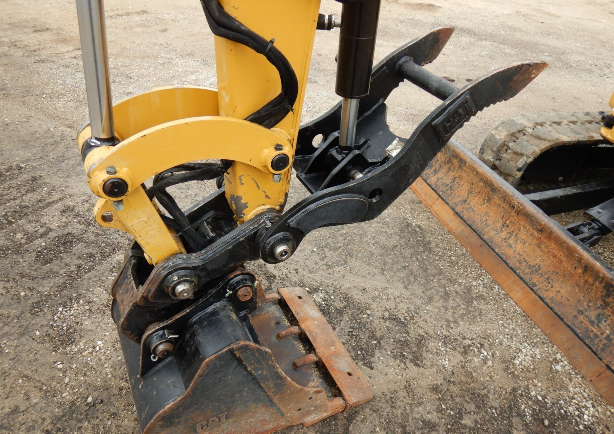 gallery 2018 Caterpillar 305E2 CR mini excavator