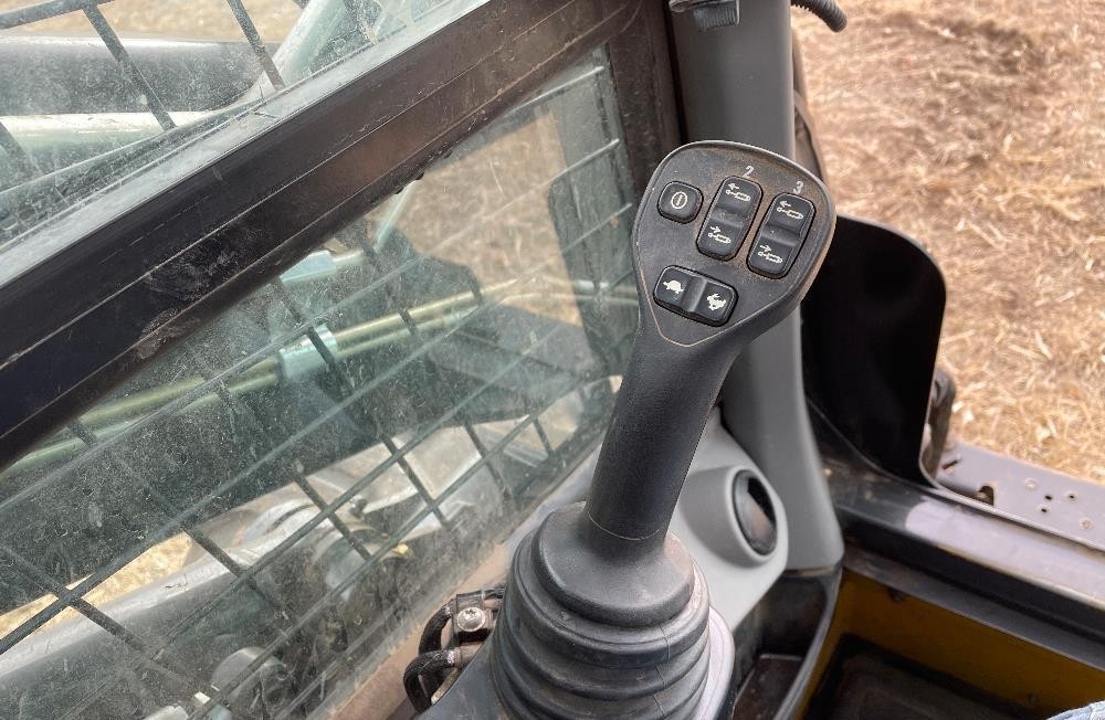 gallery 2020 New Holland L328 Skid Steer