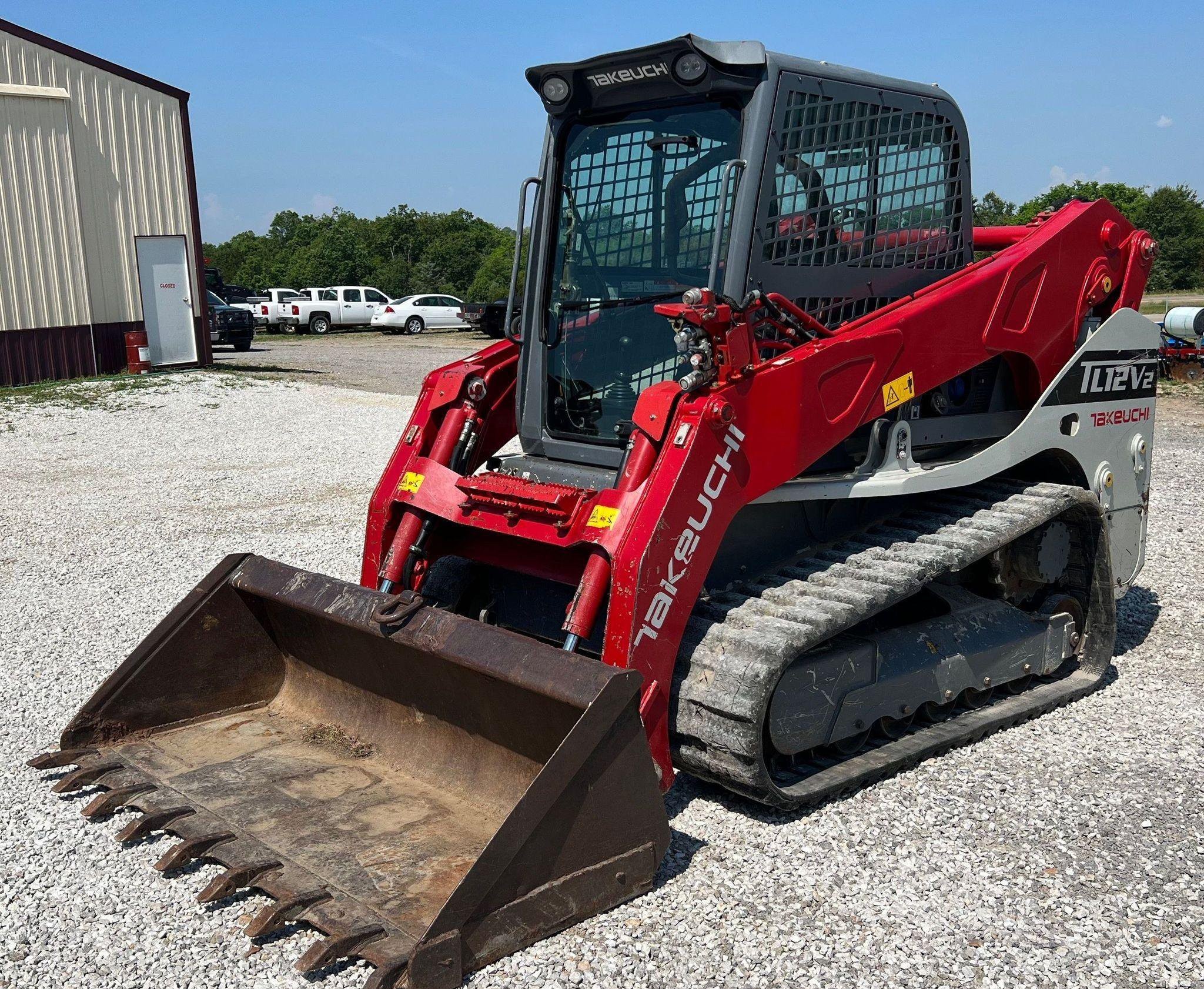 gallery 2016 Takeuchi TL12V2 tracked skid steer loader
