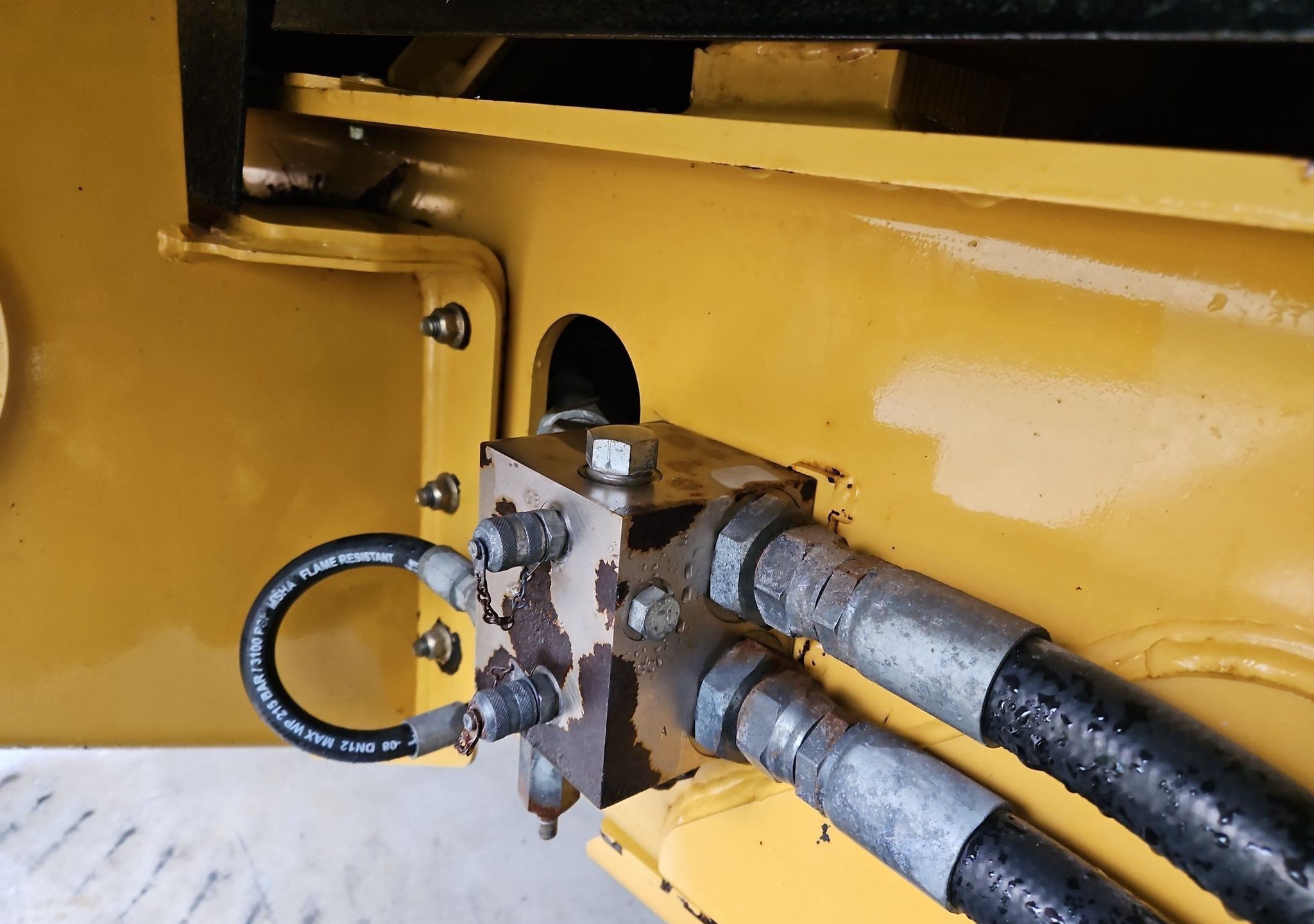 gallery 2014 Vermeer RTX1250 cable plow