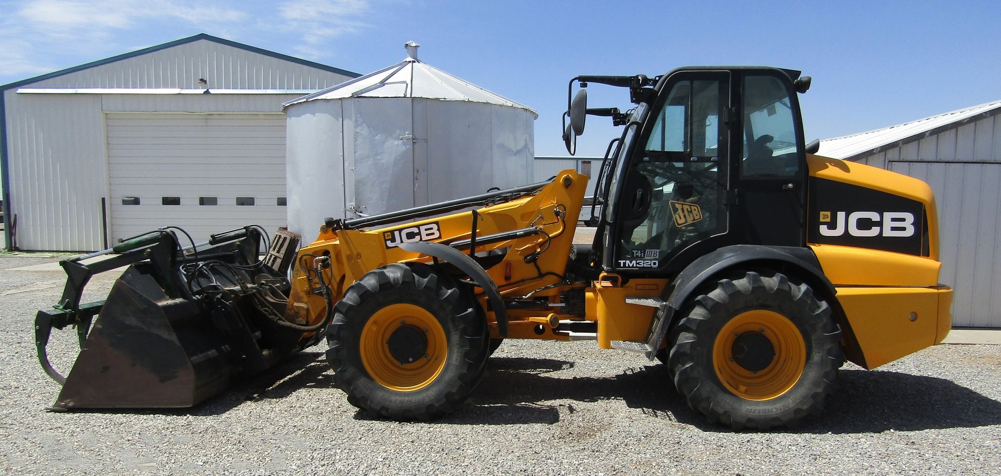 gallery 2013 JCB TM320 articulated telehandler