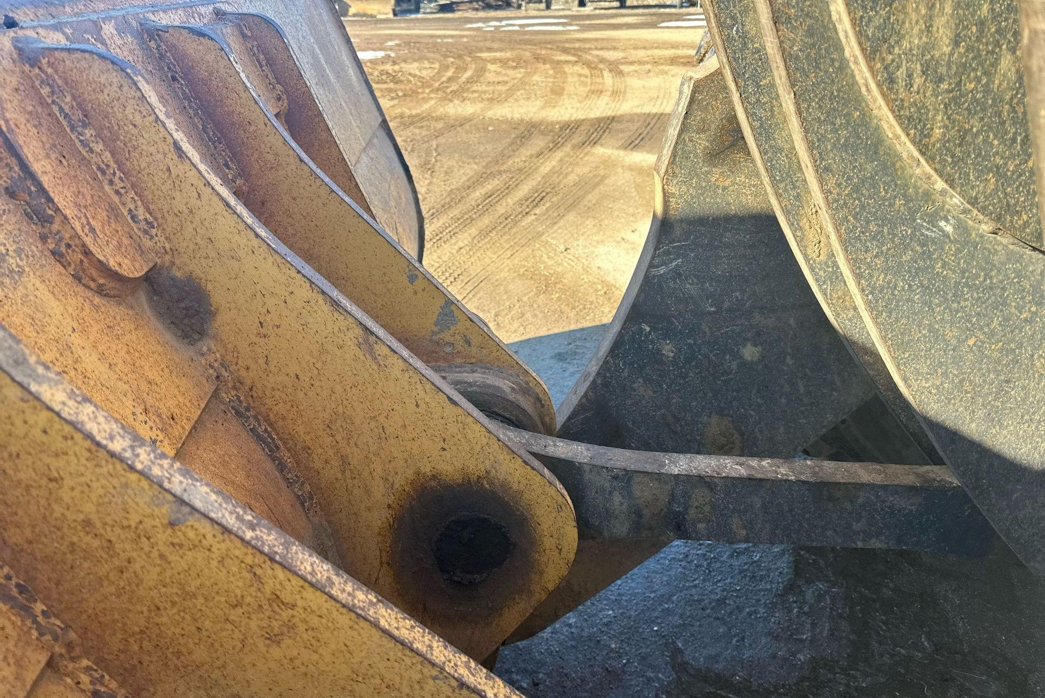 gallery 2006 John Deere 844J wheel loader