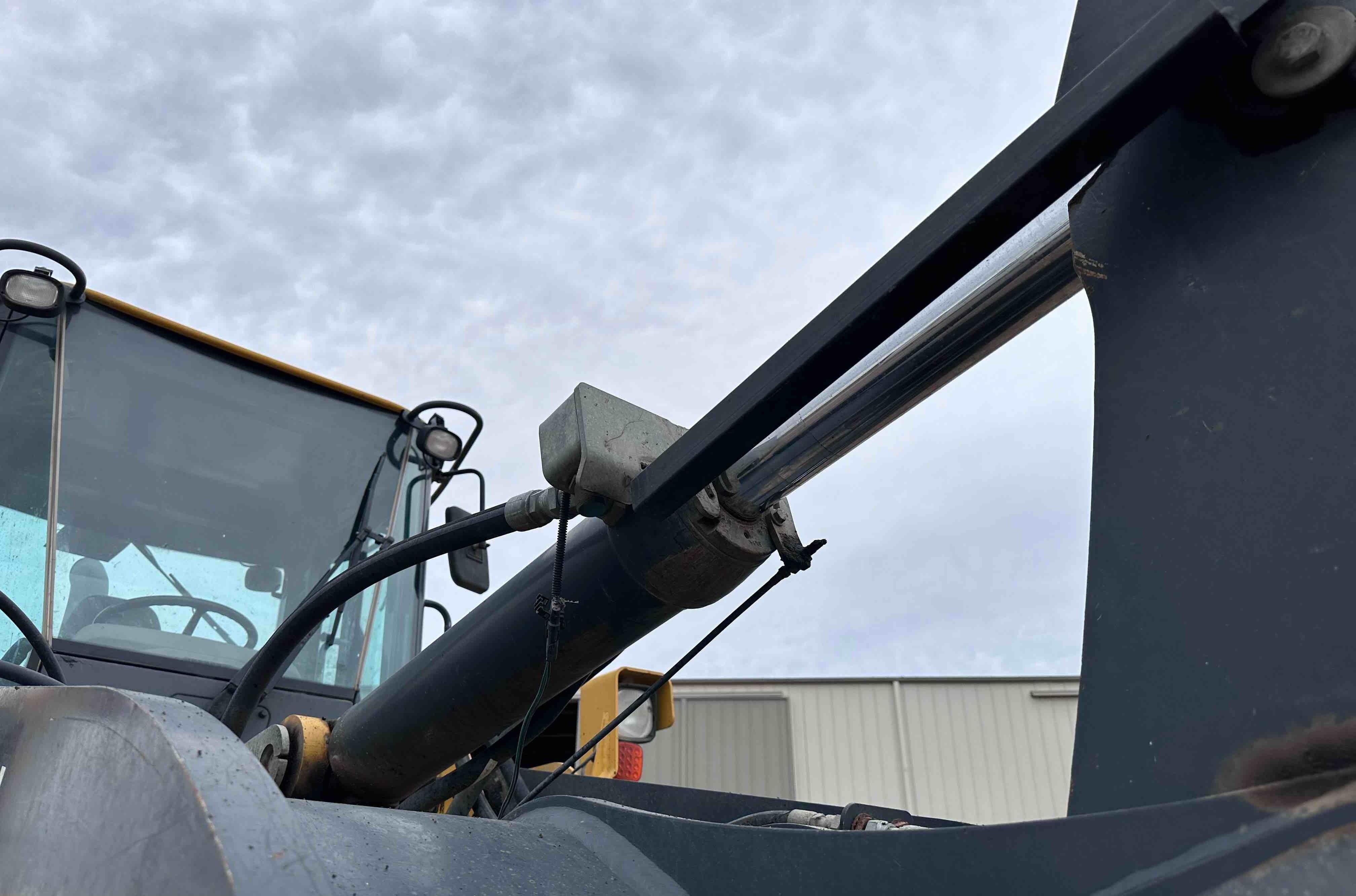 gallery 2004 John Deere 624J Wheel Loader W4-IN-1 Bucket