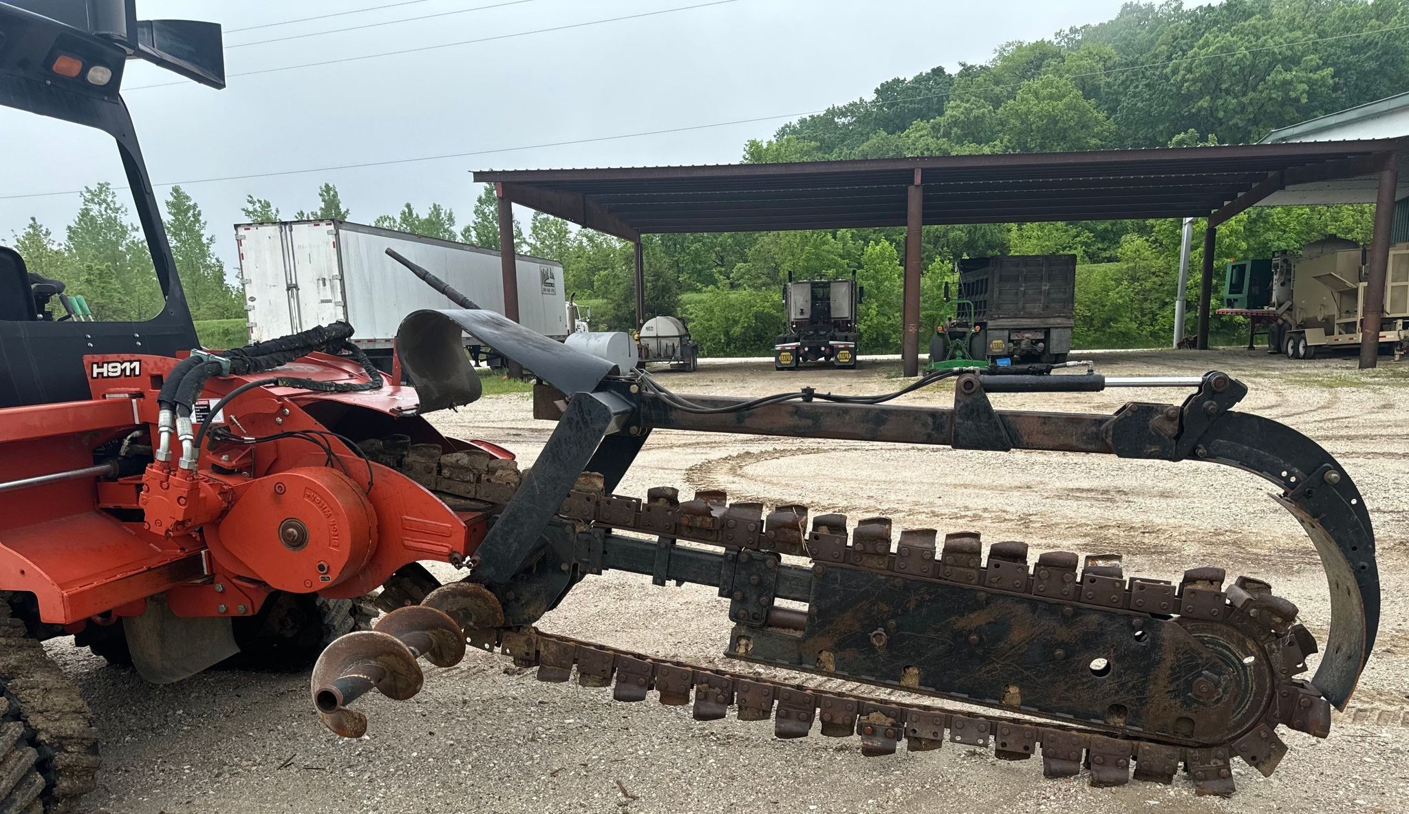 gallery 2013 Ditch Witch RT120 Quad trencher