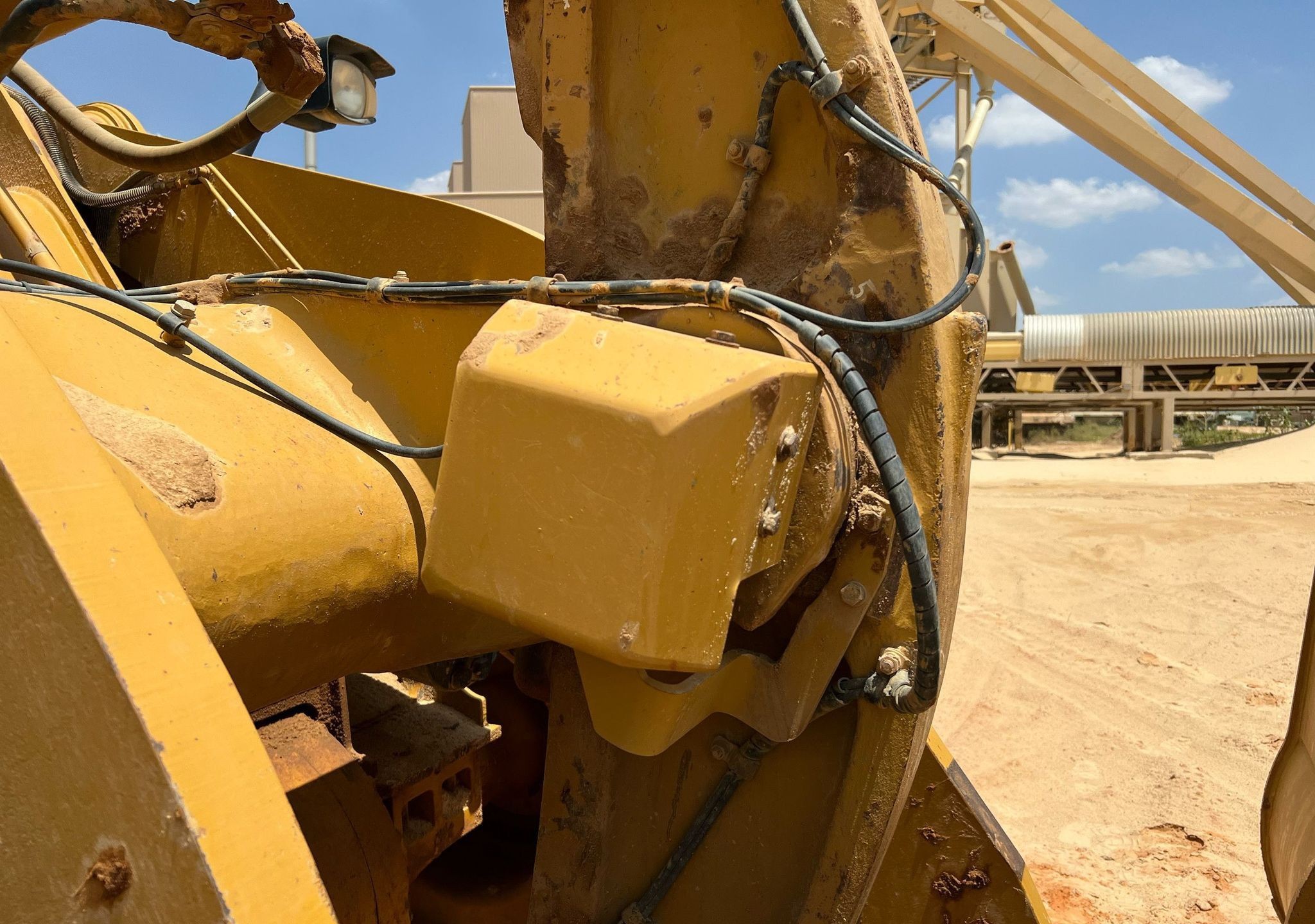 gallery 2013 Caterpillar 966K wheel loader