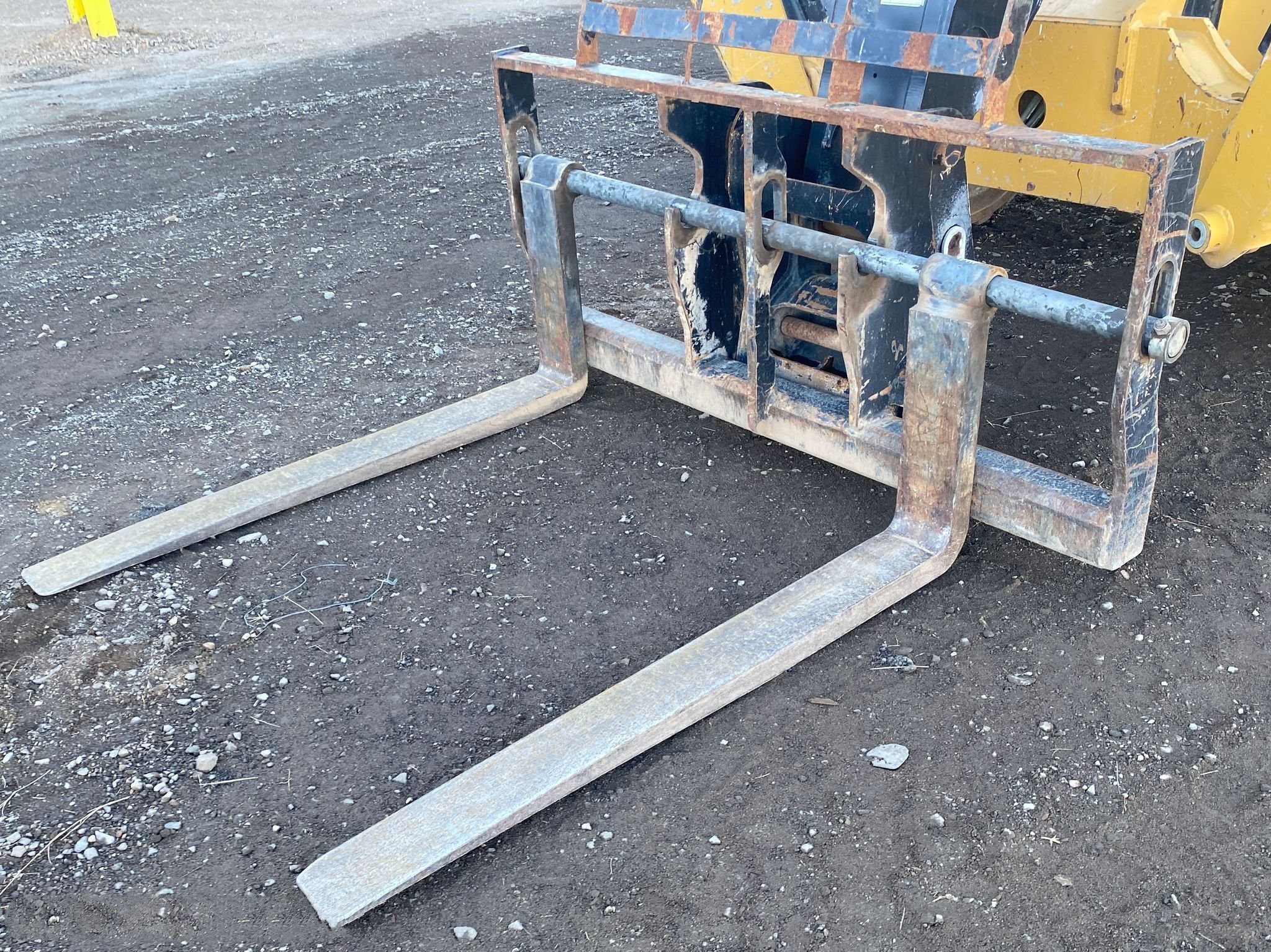 gallery 2017 Caterpillar TL1055D telehandler