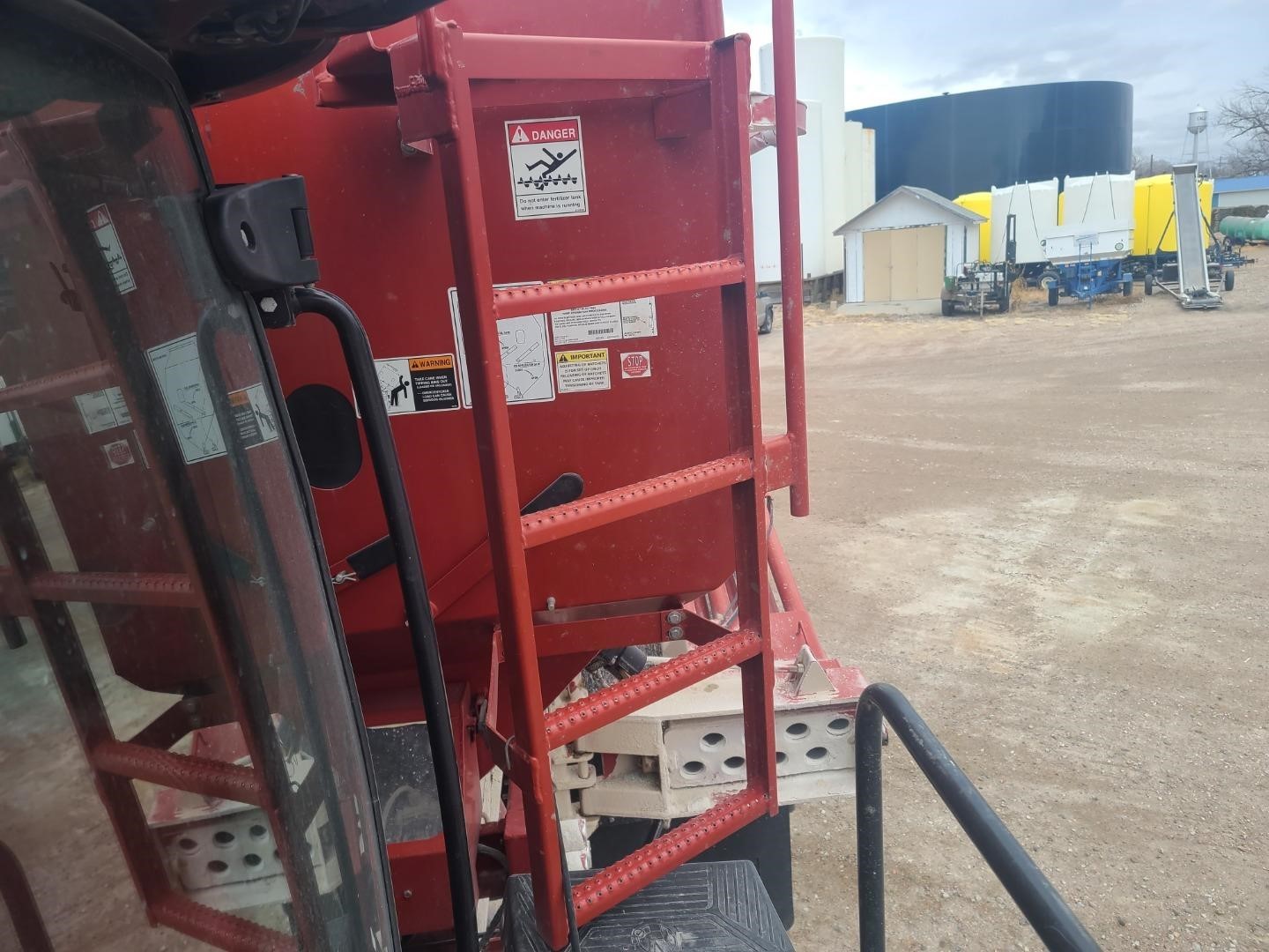 gallery 2014 Case IH Titan 4530 Dry Fertilizer Applicator