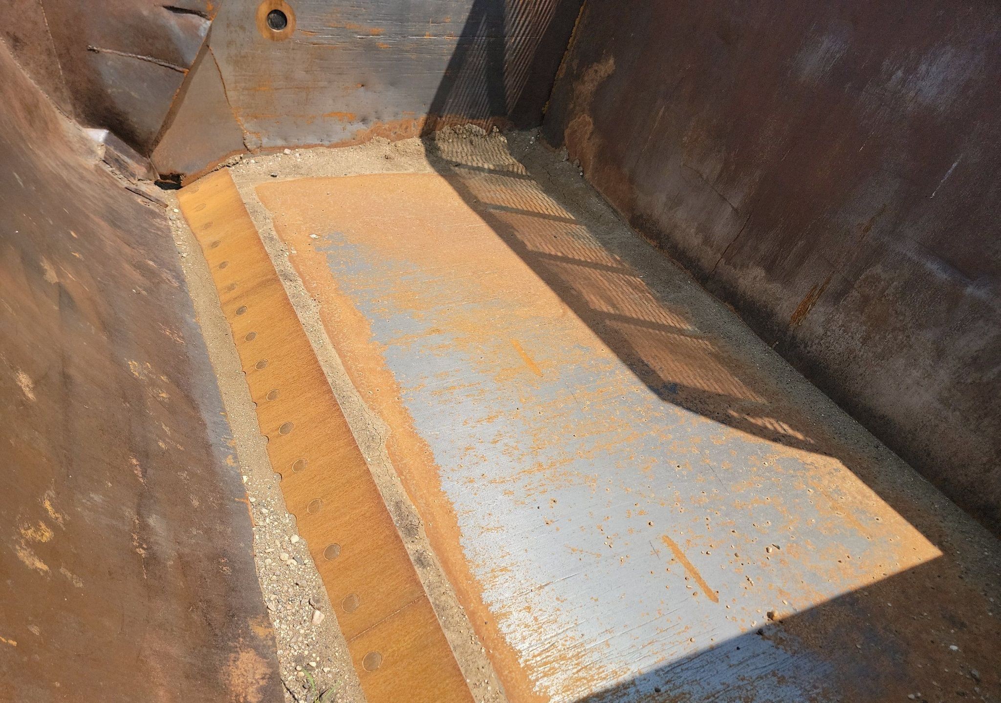 gallery Volvo T450D 4WD scraper tractor
