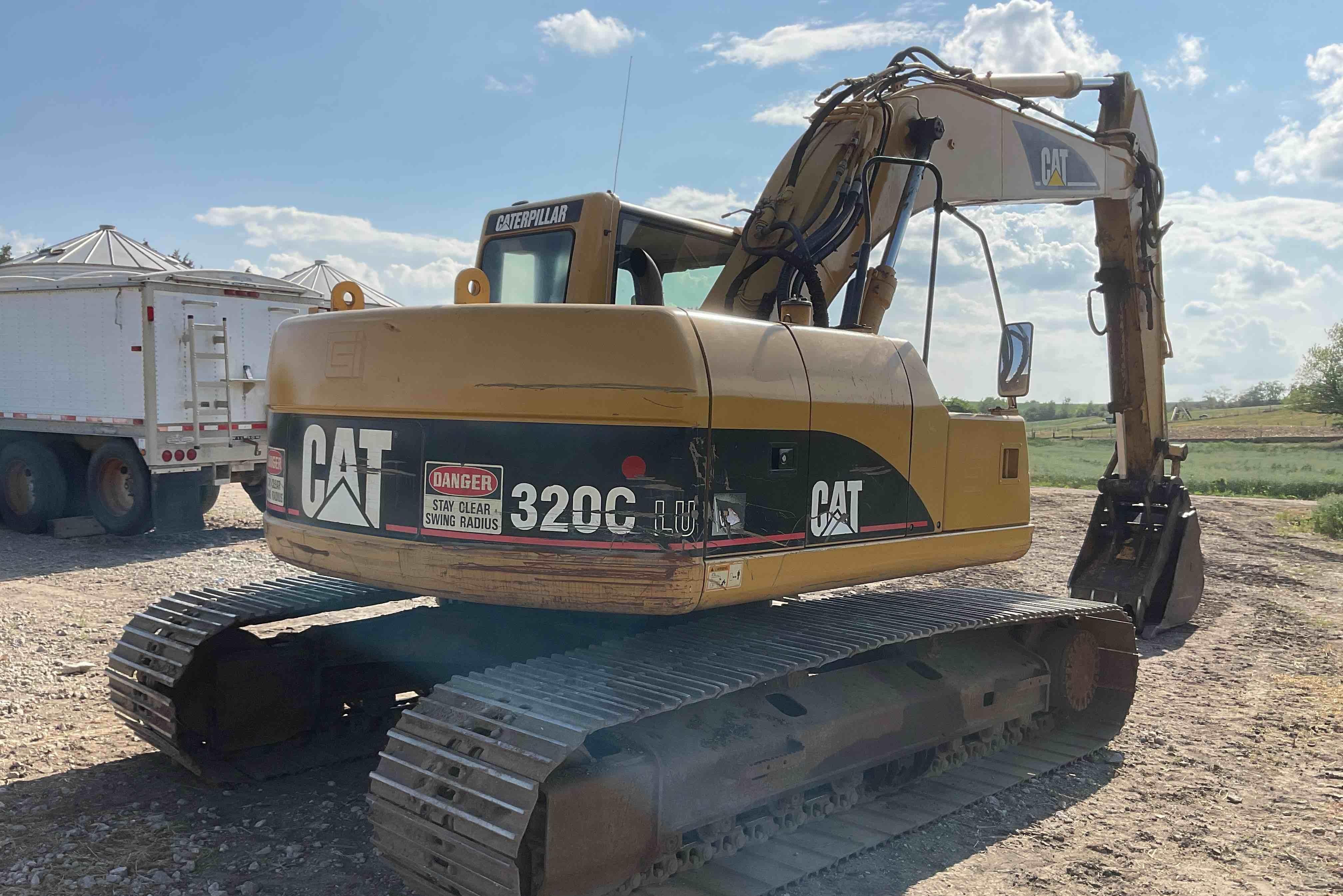 gallery 2004 Caterpillar 320CLU Excavator