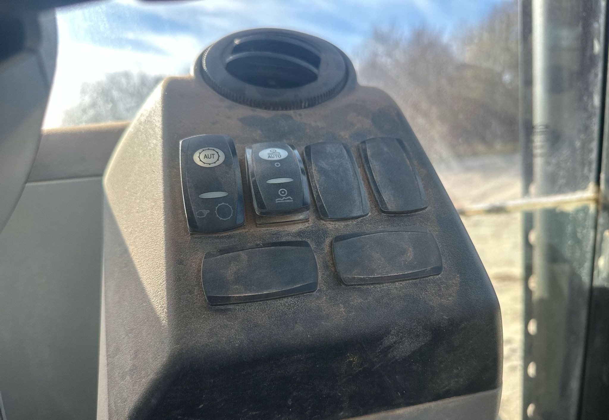 gallery 2015 Caterpillar 420F backhoe
