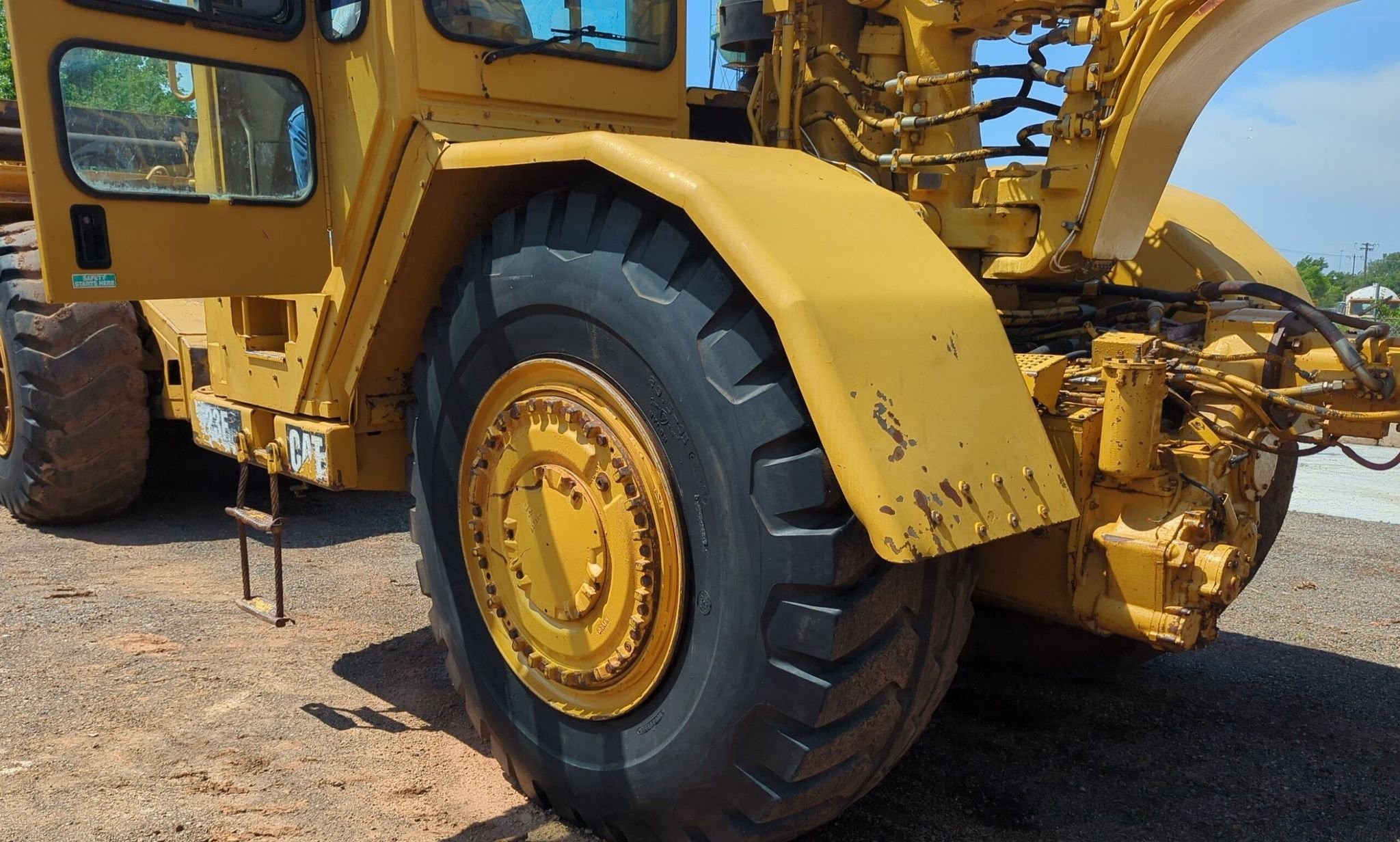 gallery 1995 Caterpillar 623F Elevating Scraper