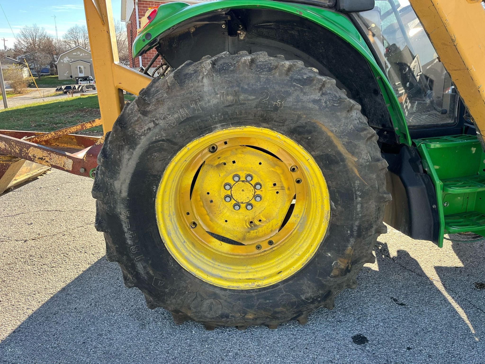 gallery 2015 John Deere 6125M MFWD tractor