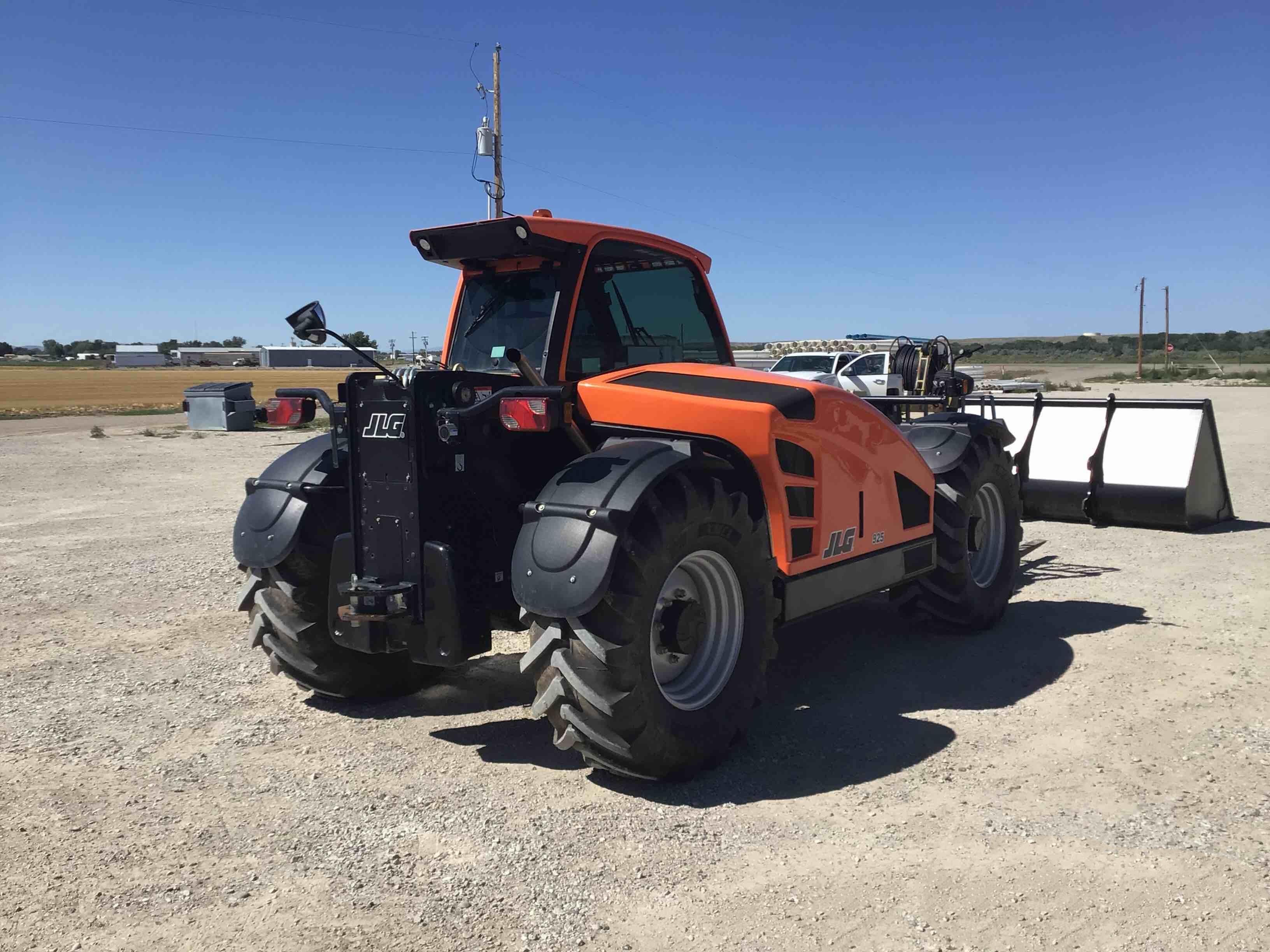 gallery 2018 JLG 925 Telehandler