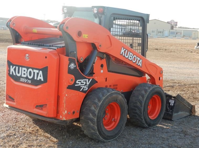 gallery 2017 Kubota SSV75 skid steer loader