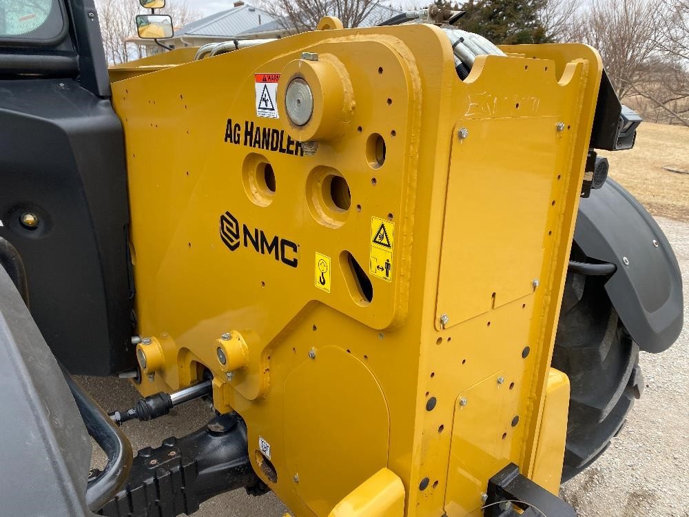 gallery 2019 Caterpillar TH408D 4x4x4 Handler