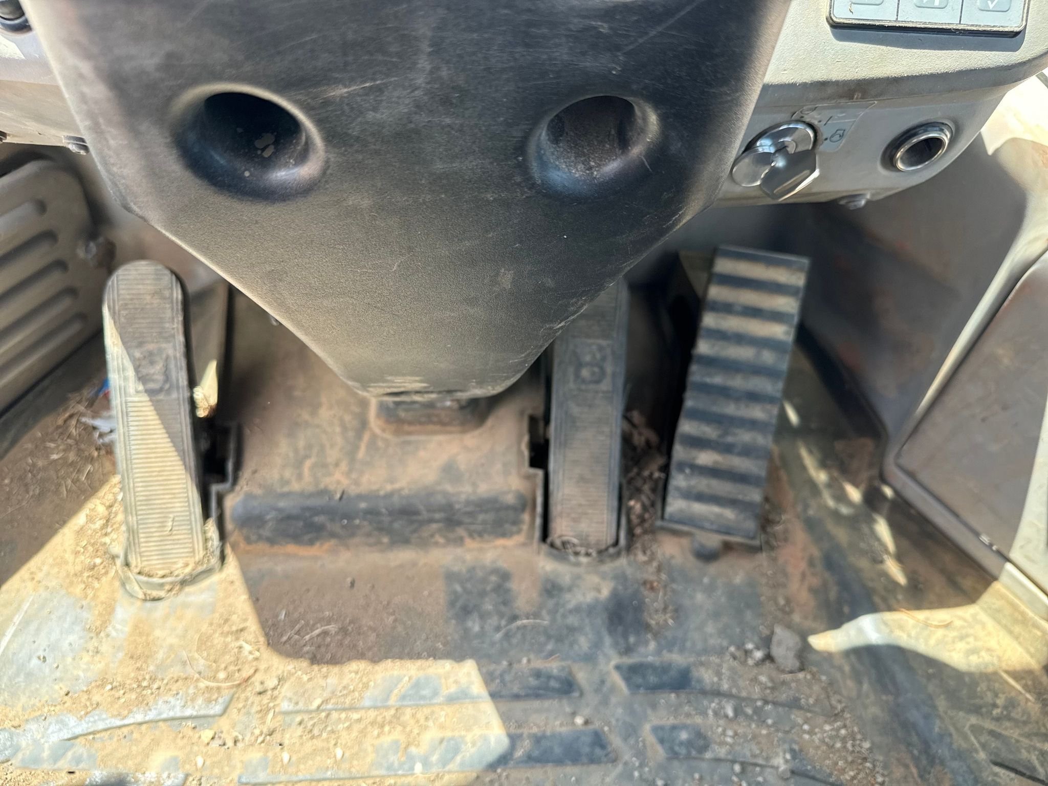 gallery 2014 Komatsu WA270-7 wheel loader