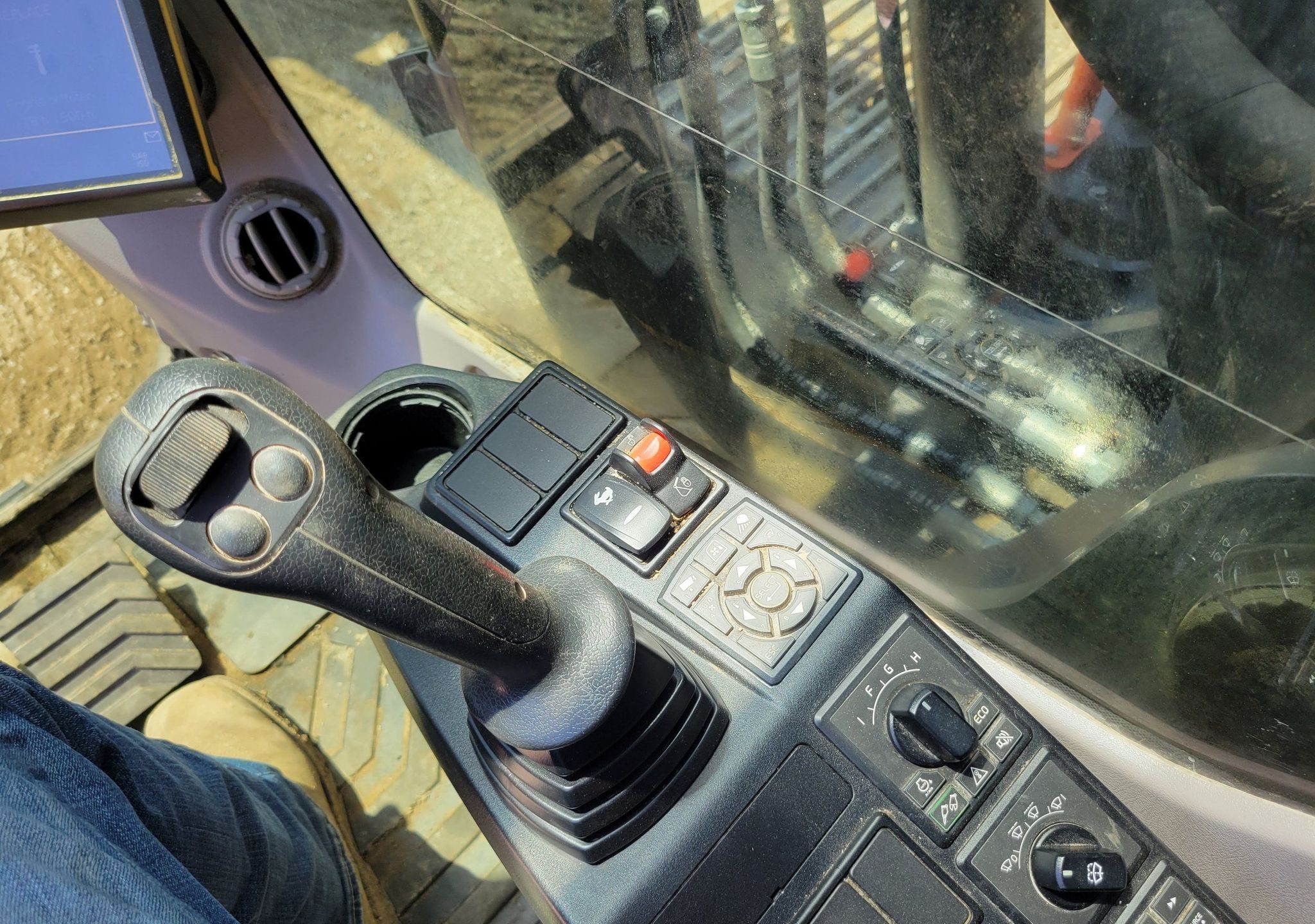 gallery 2020 Volvo EC160EL excavator