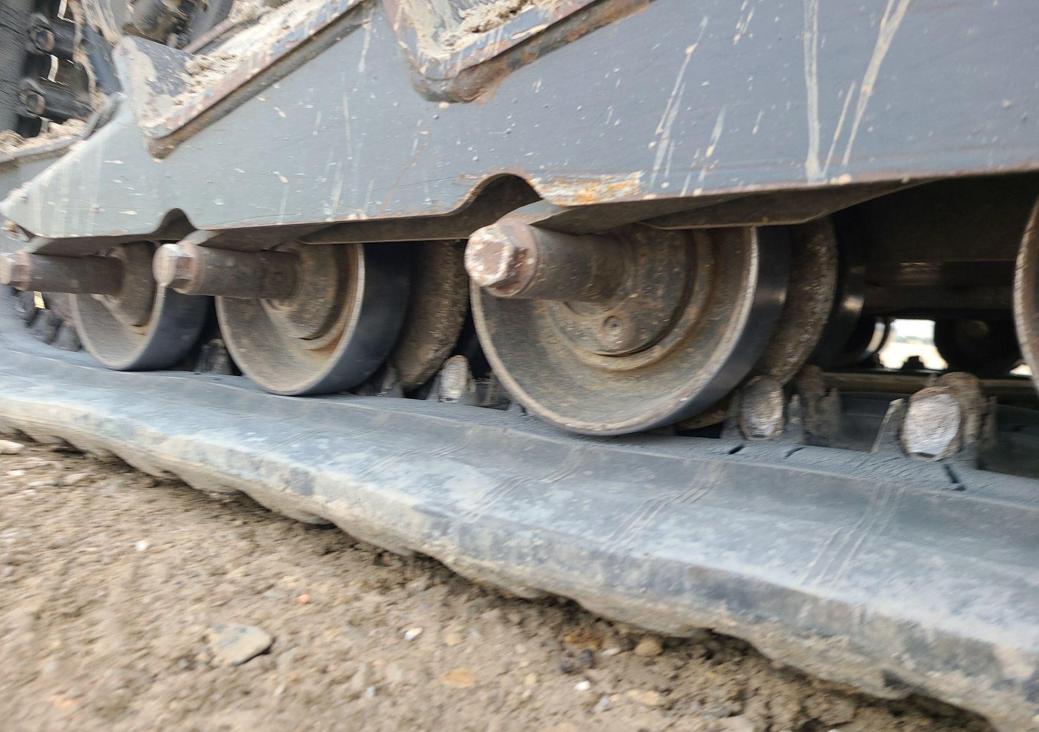 gallery 2019 Bobcat T770 tracked skid steer loader
