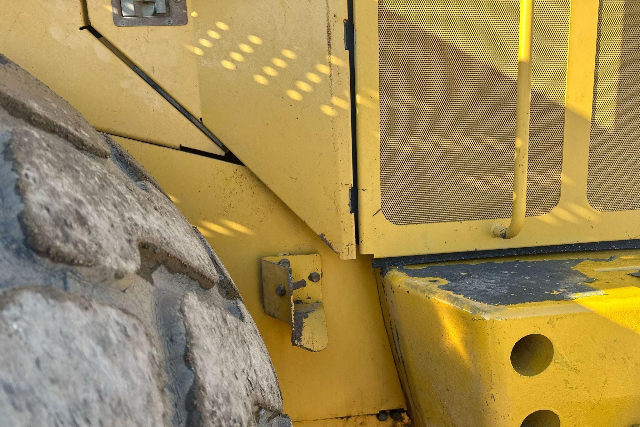 gallery 2006 John Deere 844J wheel loader