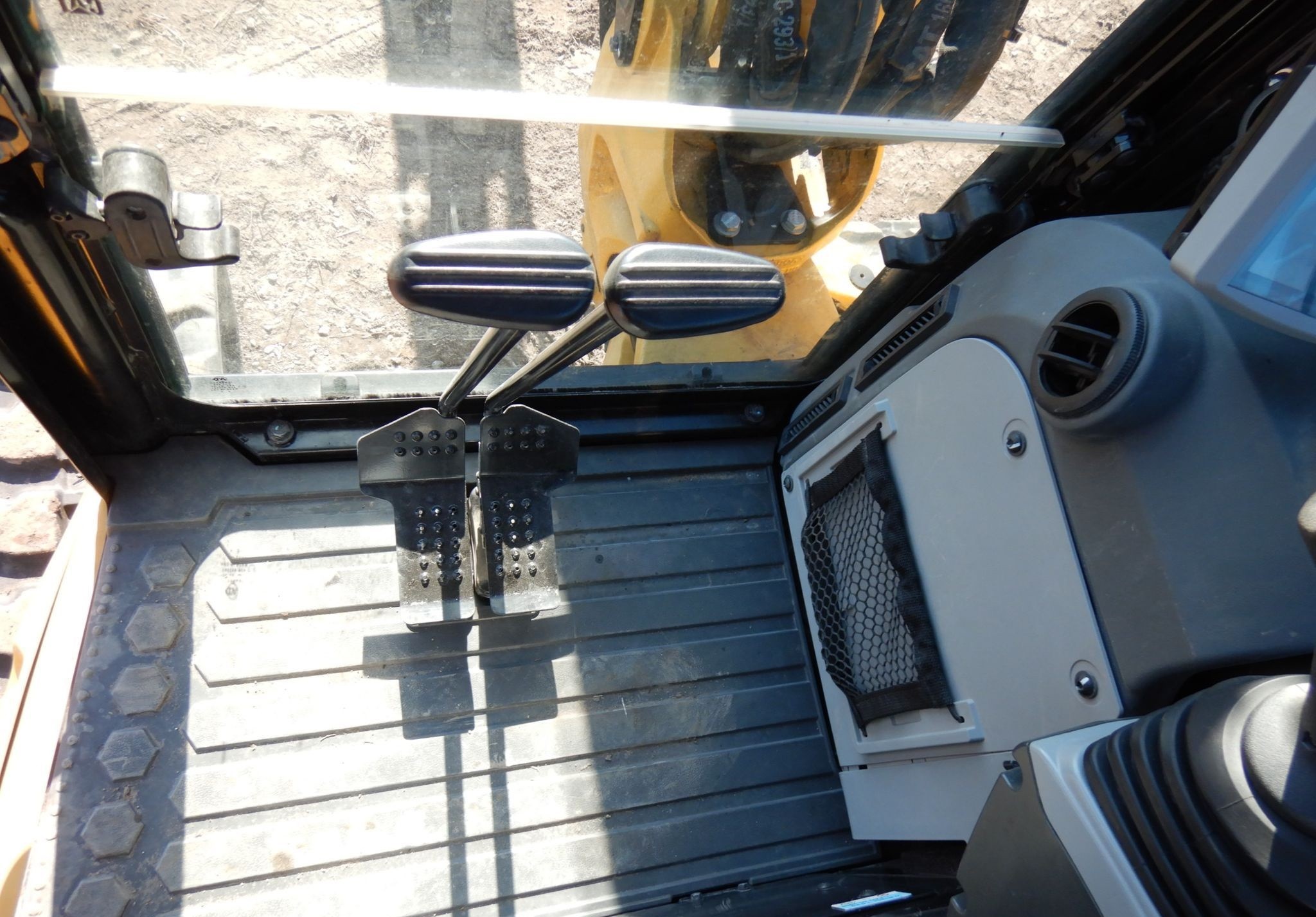 gallery 2018 Caterpillar 305E2 mini excavator