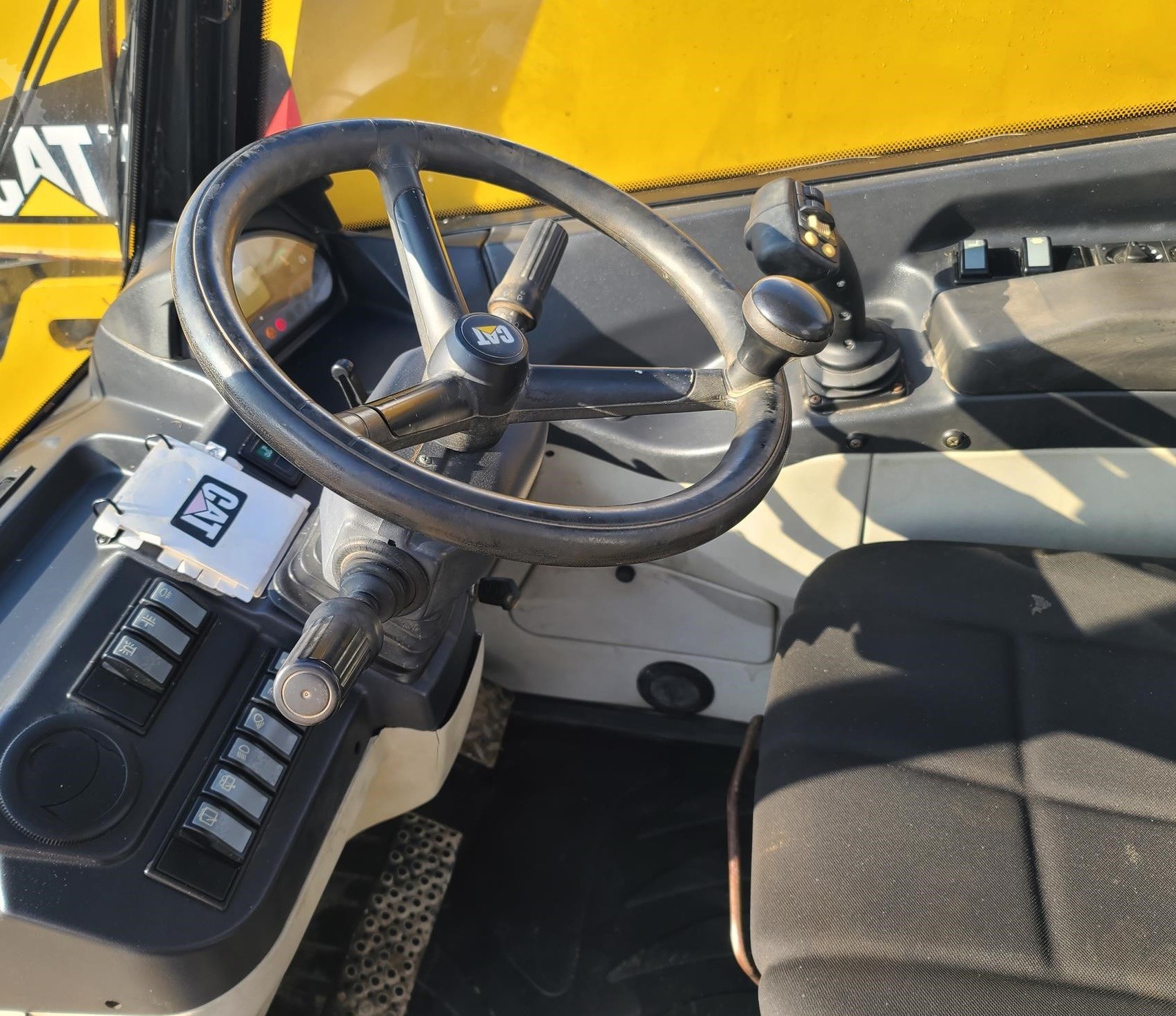 gallery 2014 CAT TH406C Tehelandler