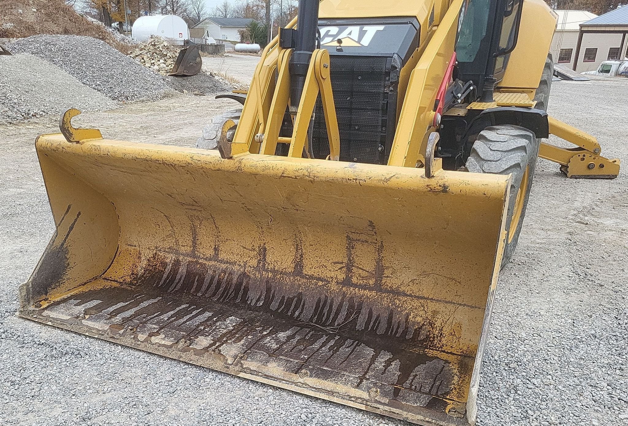 gallery 2018 Caterpillar 420F2 backhoe
