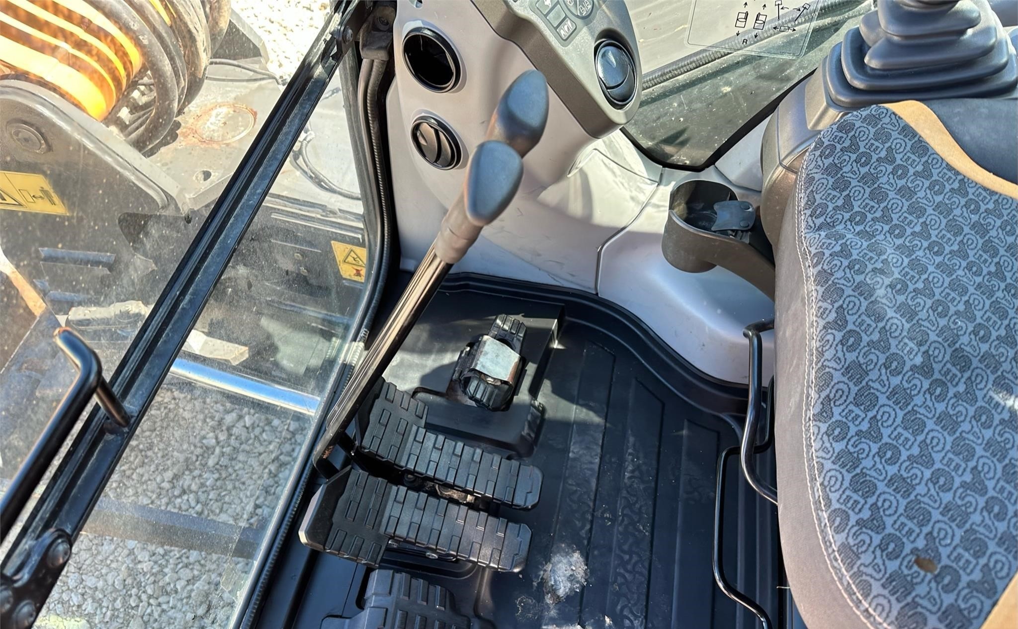 gallery 2019 CASE CX80C