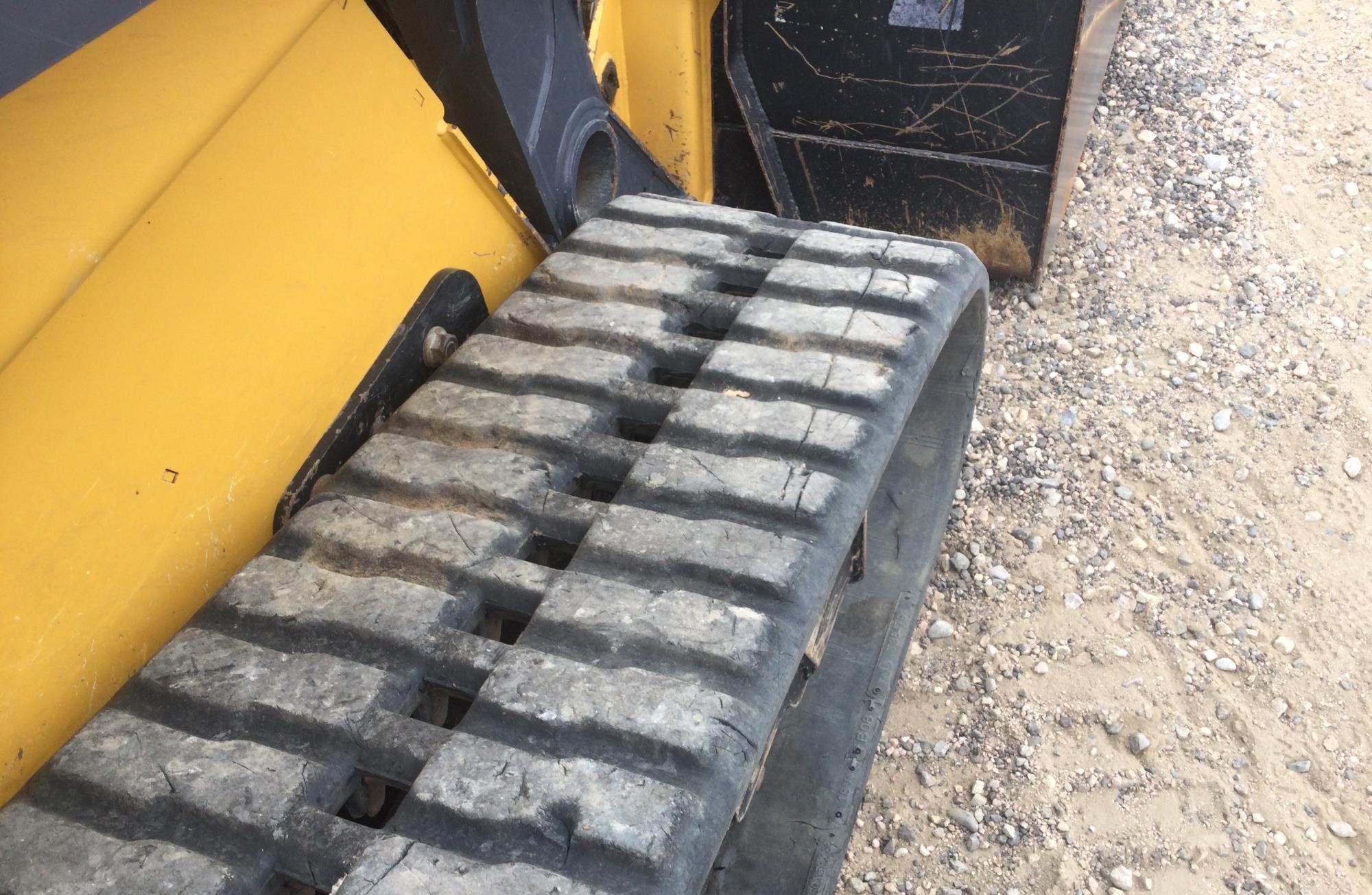 gallery 2018 John Deere 331G Skid Steer