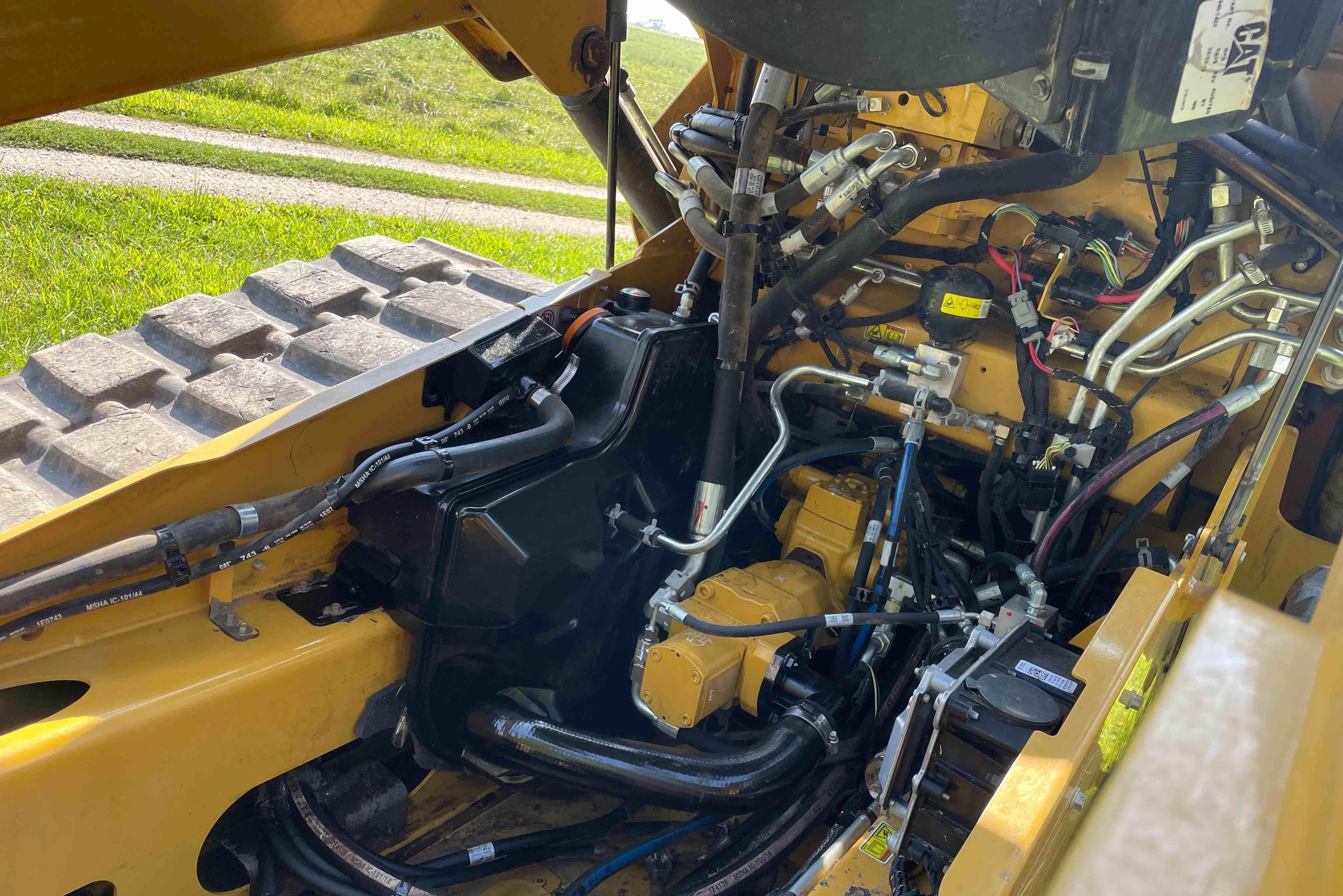 gallery 2019 Caterpillar 299D2 Compact Track Loader